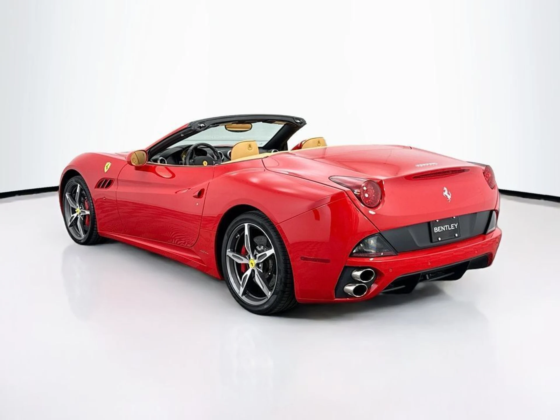mph006_1972990255_used_2014_ferrari_california_2drconvertible_8119_22996020_7_1024_d42d56e50f
