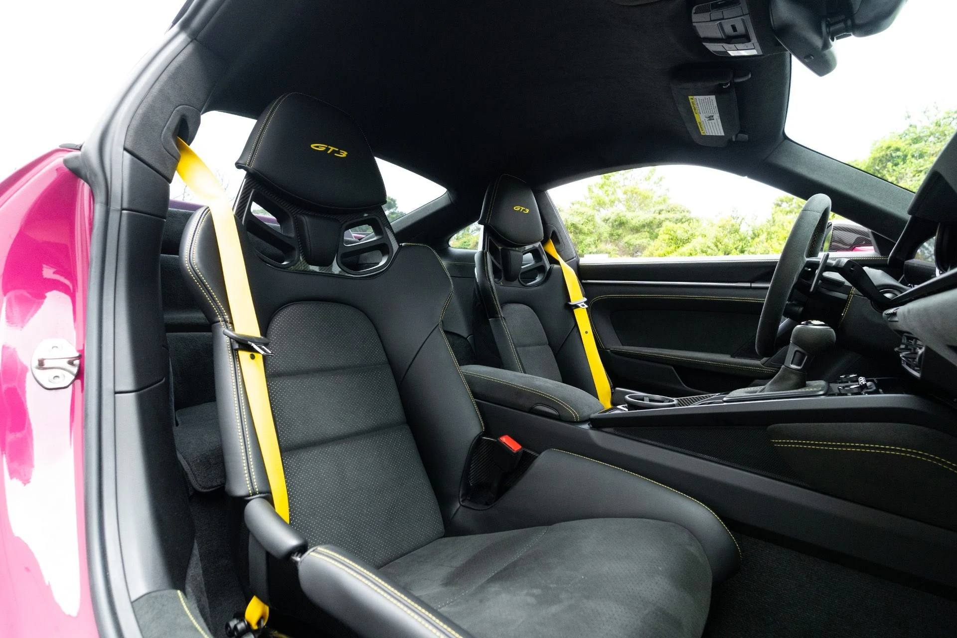 mph006_1981628845_Used_2024_Porsche_911_GT_3_1776966322_48e8e6ce3b