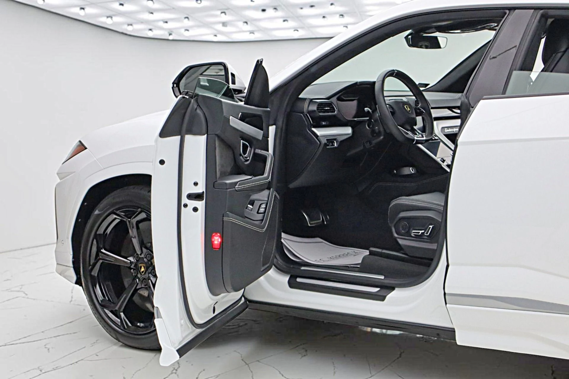 mph006_1992592608_Used_2020_Lamborghini_Urus_SELEZIONE_PRE_OWNED_CERTIFIED_531cda156e