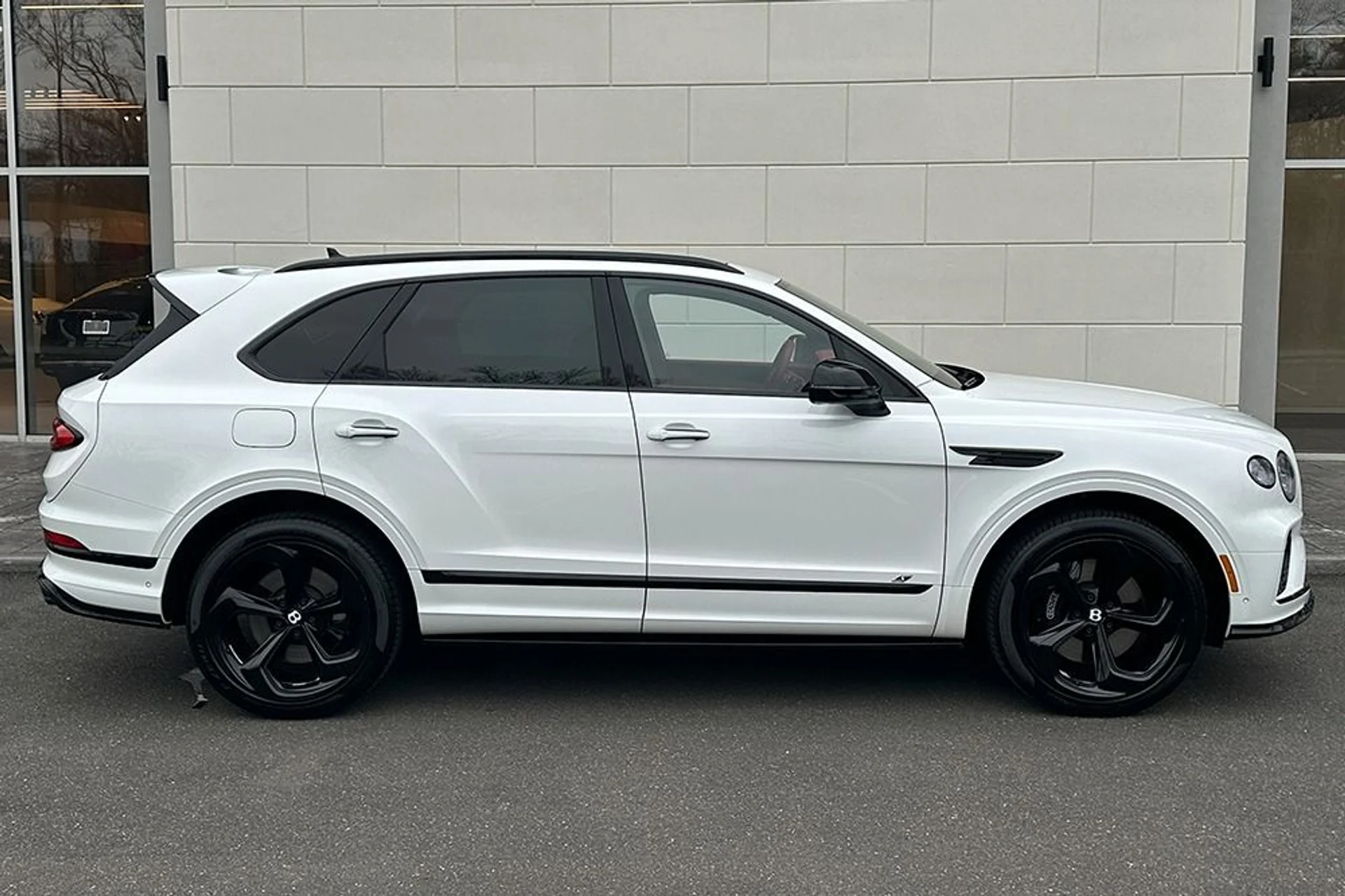 mph006_1993126003_Used_2022_Bentley_Bentayga_S_V8_1775750375_38463508ef