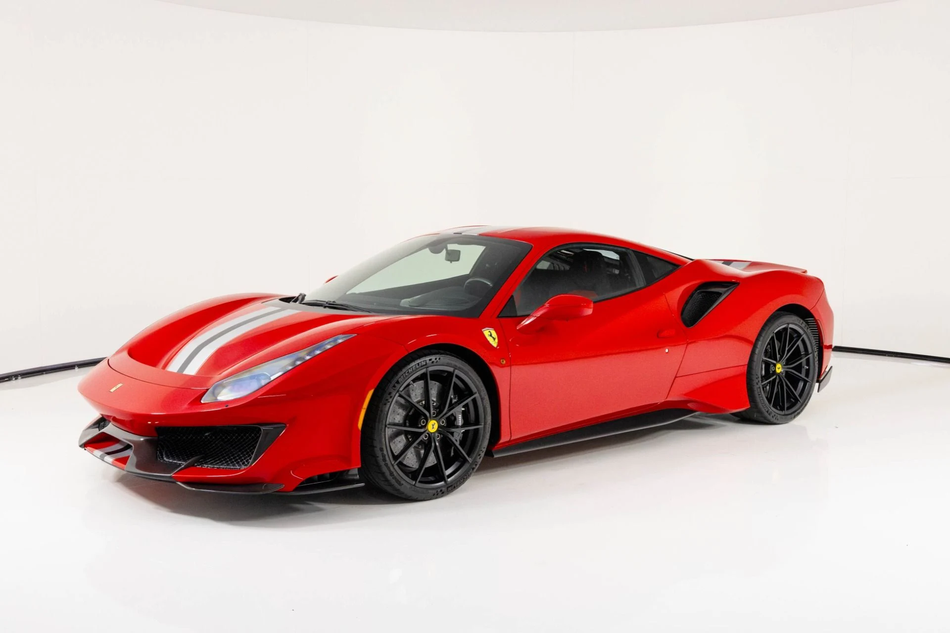 mph006_2008147459_Used_2019_Ferrari_488_Pista_1761352057_452430a4dd