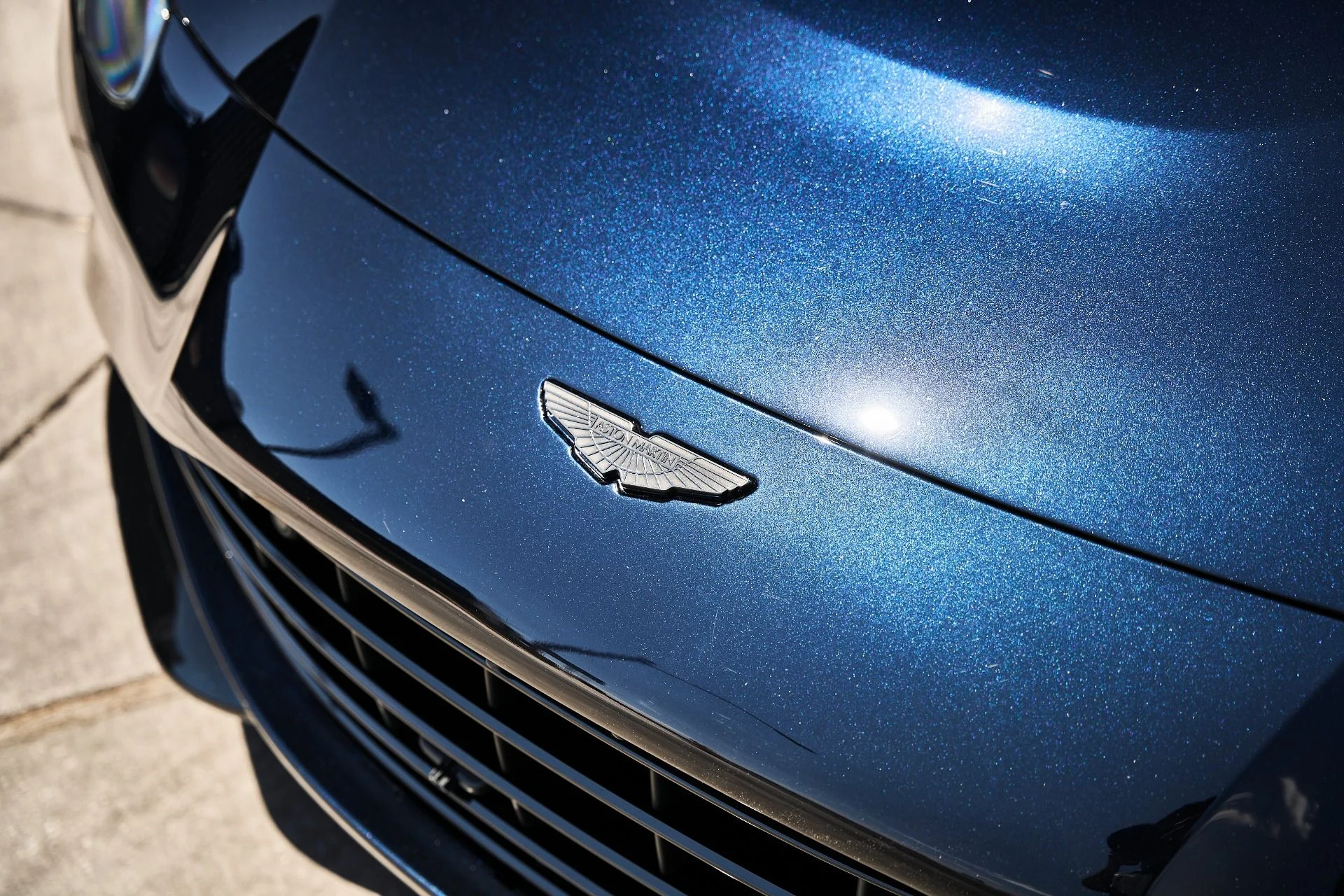 mph006_2009384869_Used_2022_Aston_Martin_Vantage_Base_1786226021_3b316063ba