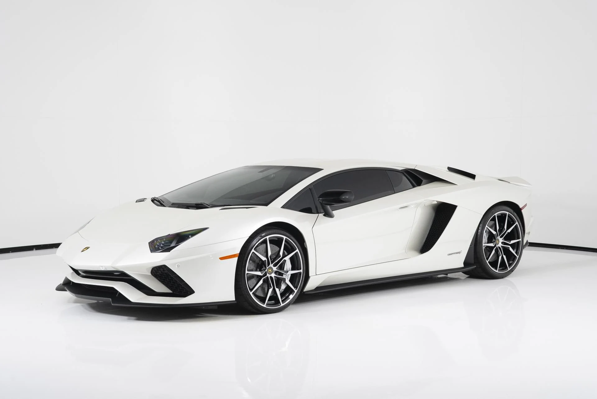 mph006_2021794989_Used_2018_Lamborghini_Aventador_LP_740_4_S_1752175692_cc6d8505ae