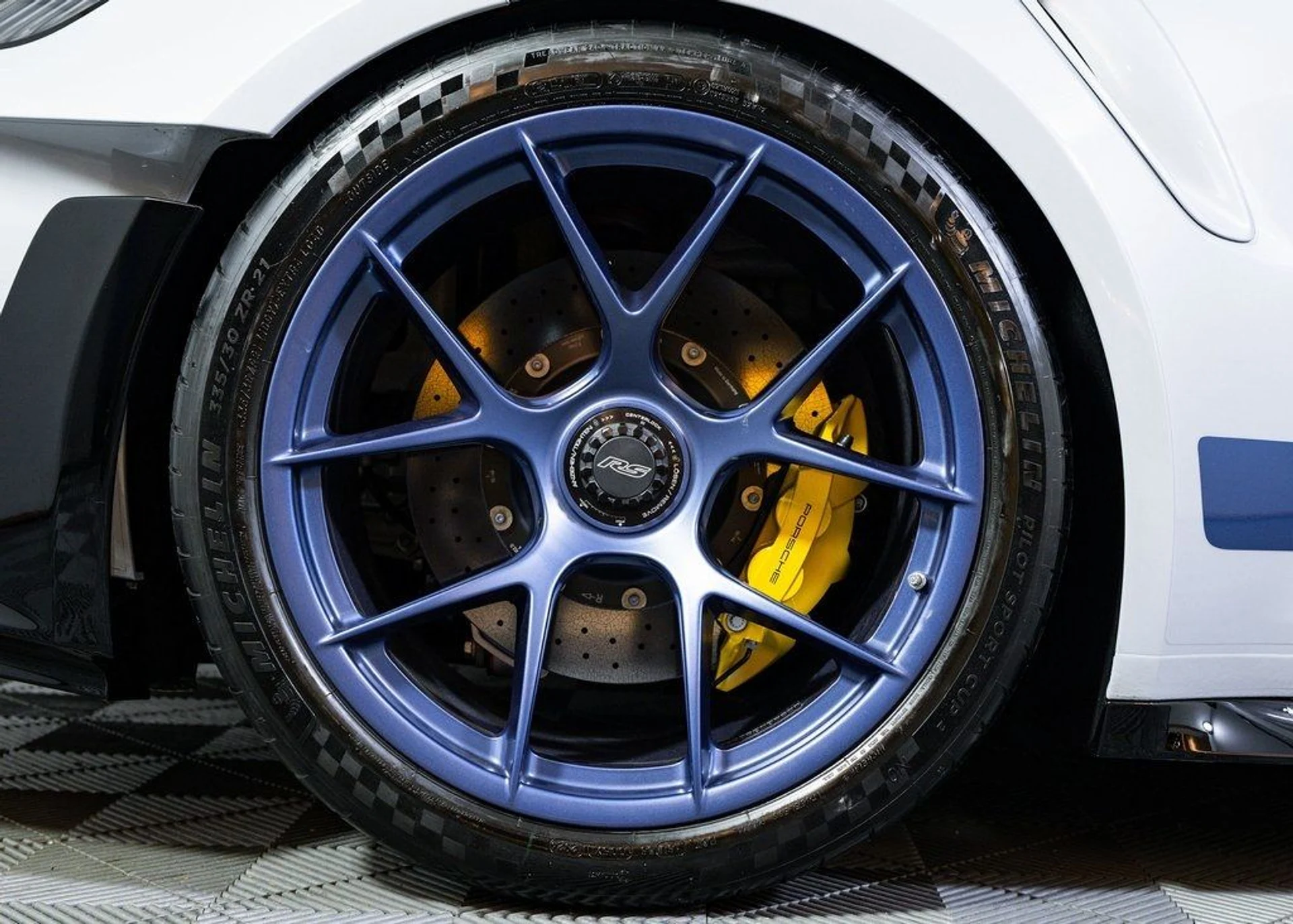 mph006_2022284368_005543b32b1a5f466823bc8e0a364a02_b17512faff