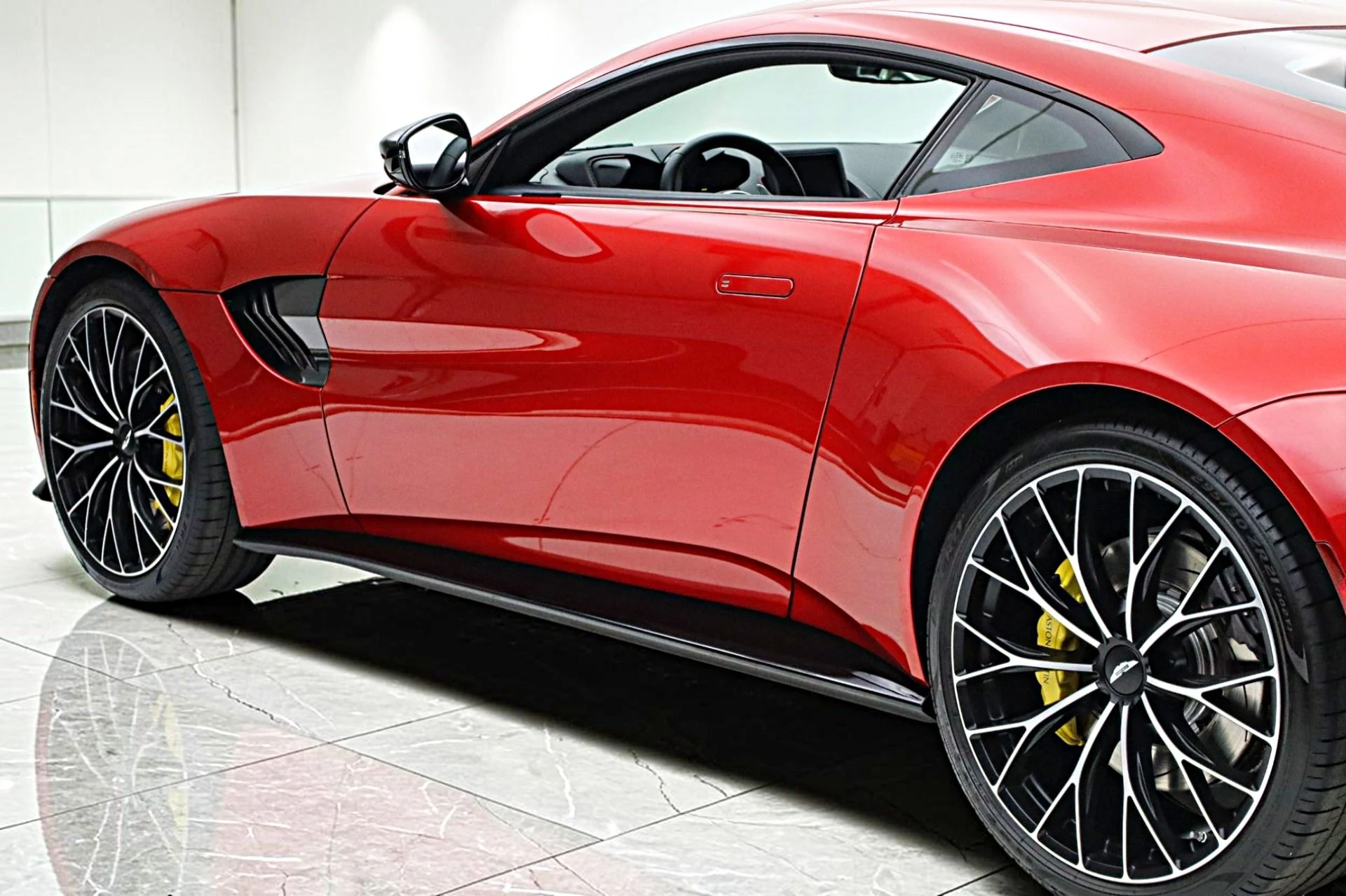 mph006_2025470203_Used_2023_Aston_Martin_Vantage_Coupe_a464c215cd