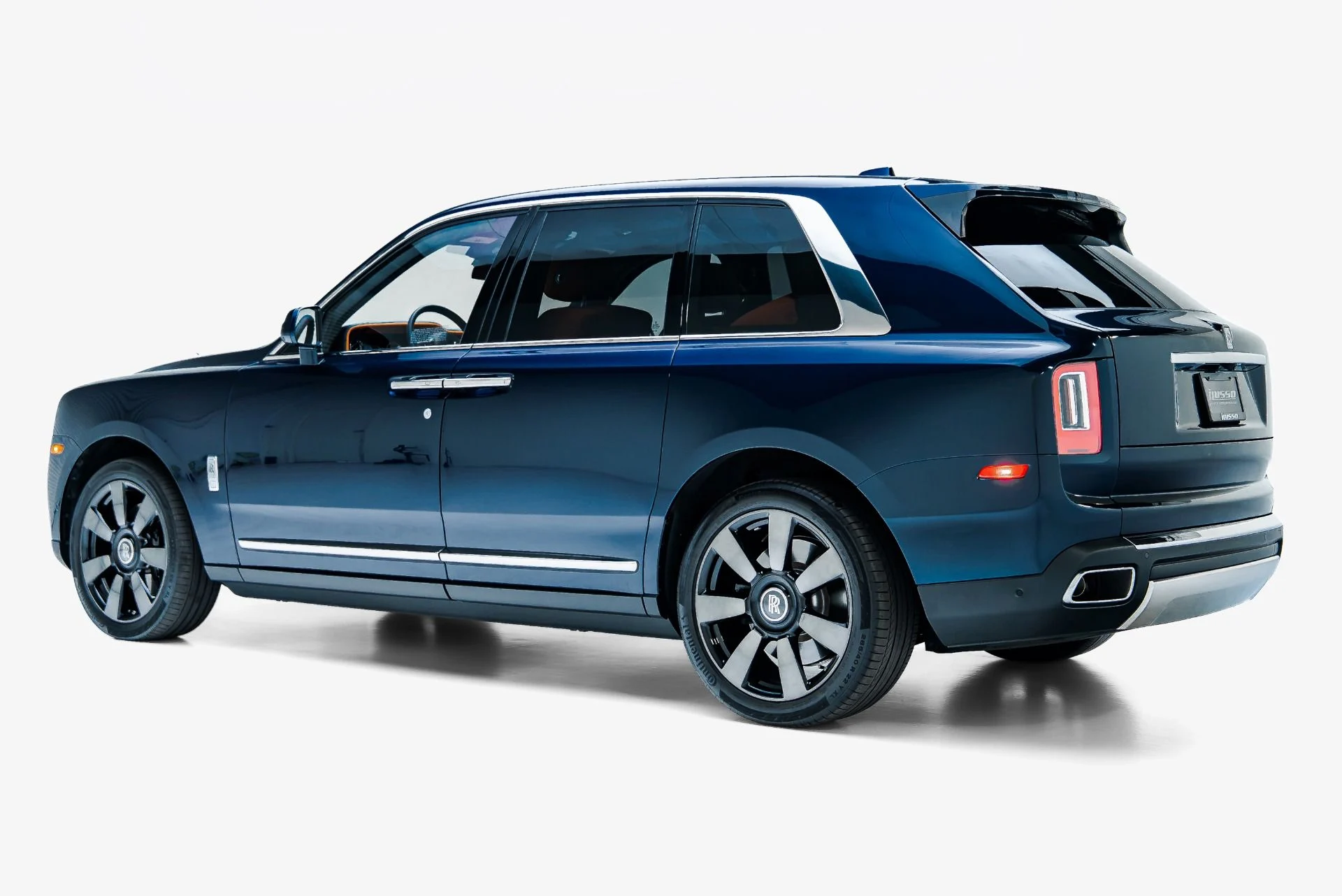 mph006_2040406757_Used_2023_Rolls_Royce_Cullinan_1792687440_2ae40dd0e9