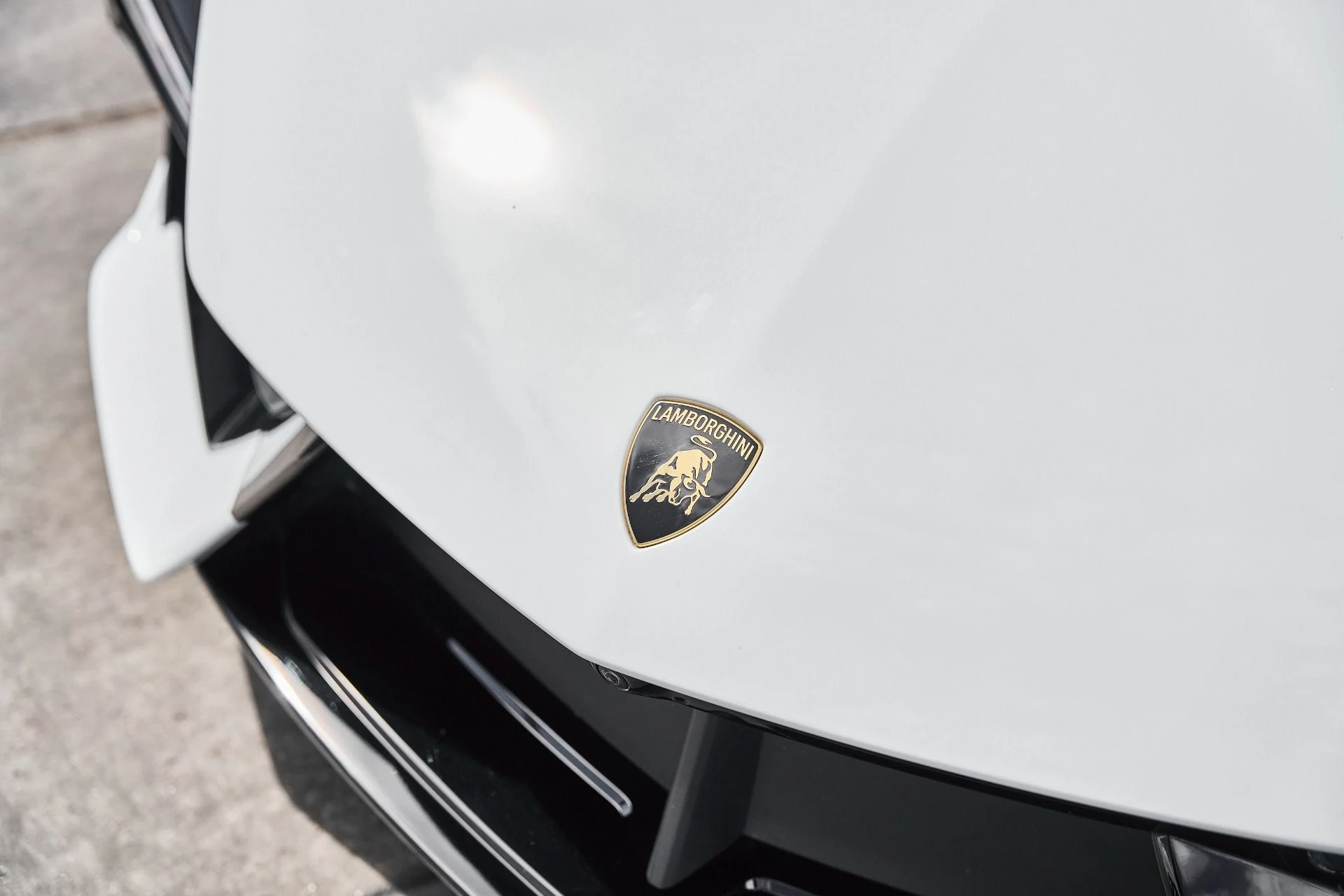 mph006_2043595634_Used_2026_Lamborghini_Revuelto_Base_1777078350_2a8148fea3