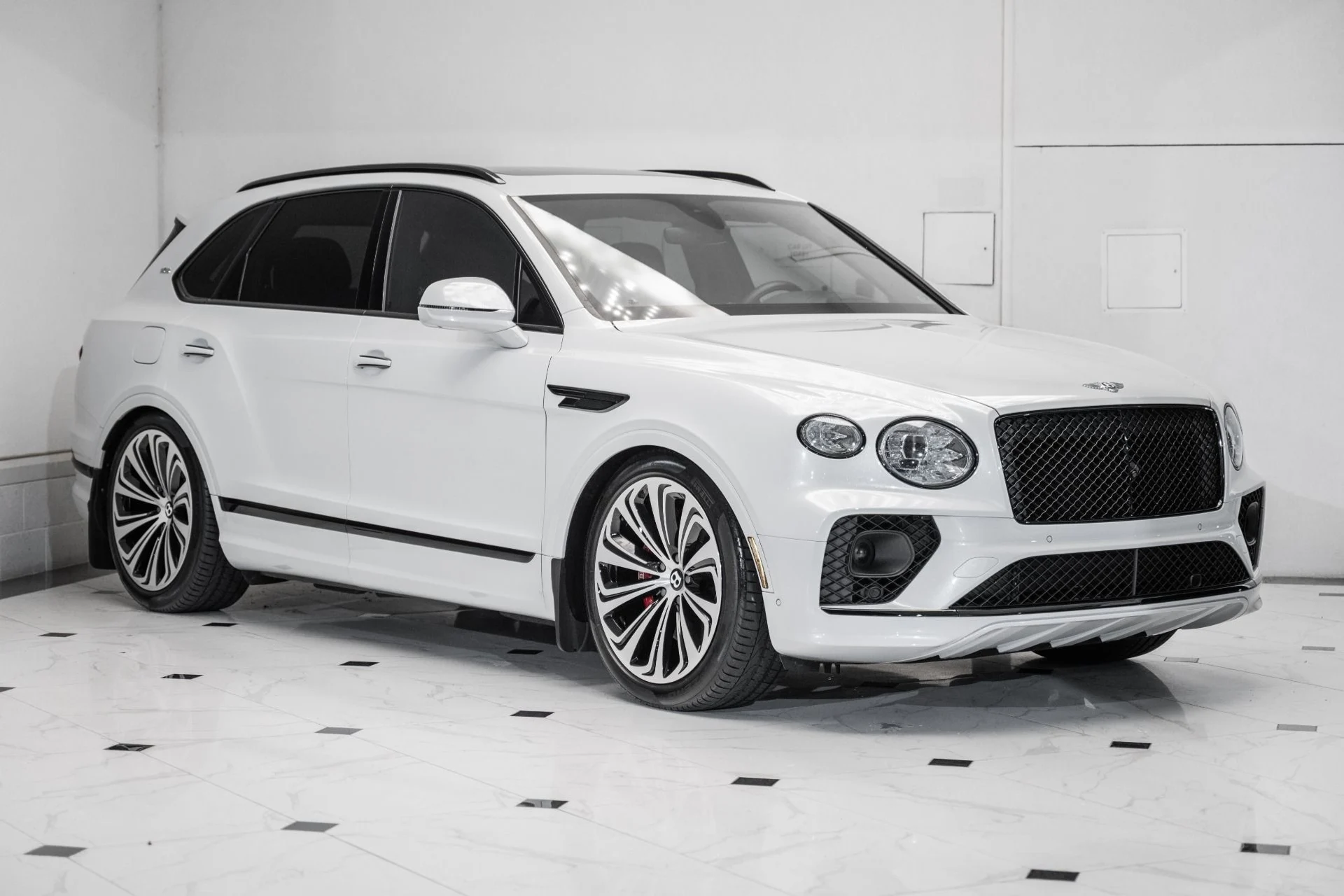 mph006_2045815471_Used_2021_Bentley_Bentayga_V8_1759421364_fa67ad9e0c