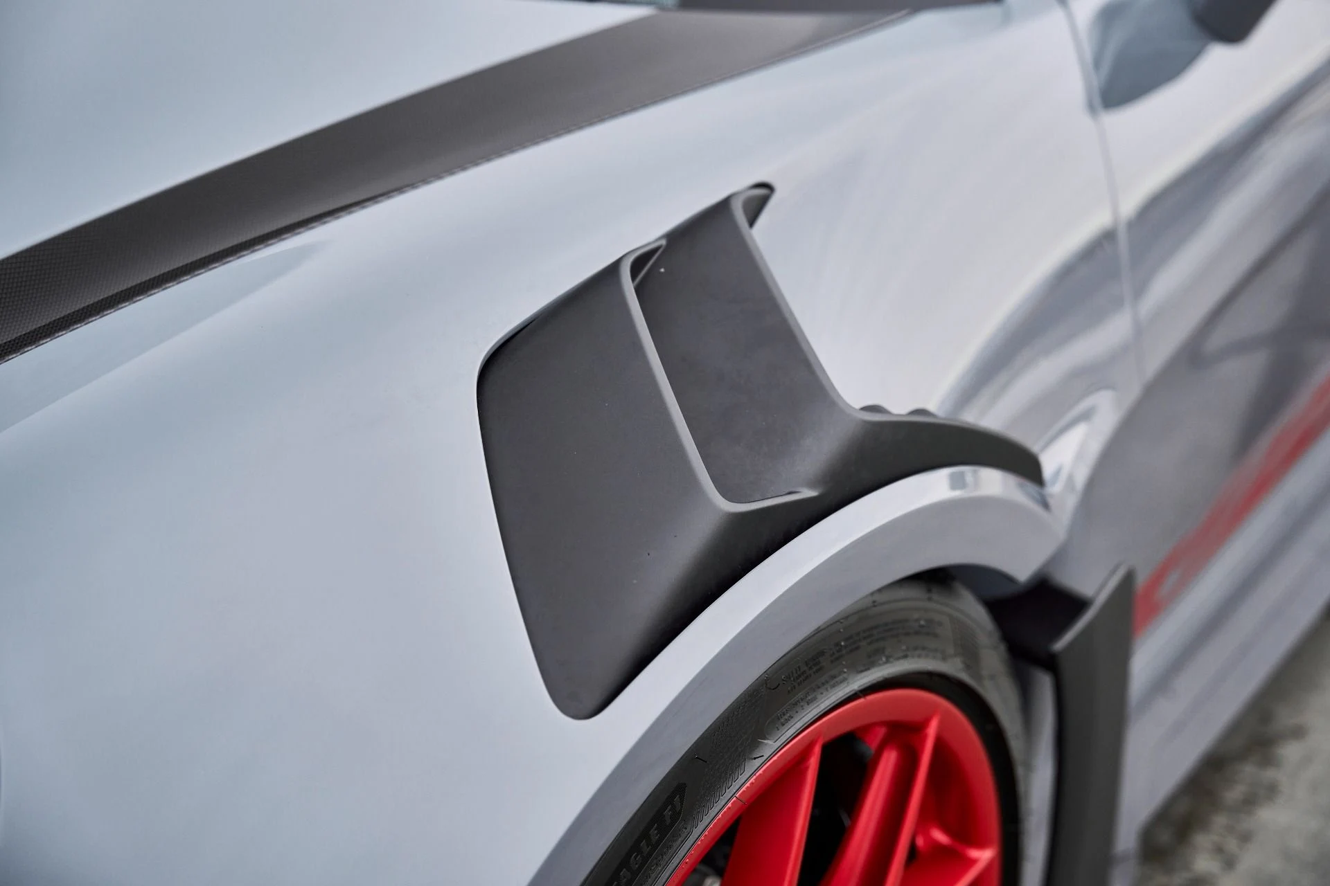 mph006_2046245739_Used_2024_Porsche_911_GT_3_RS_1767150462_6e2951c044