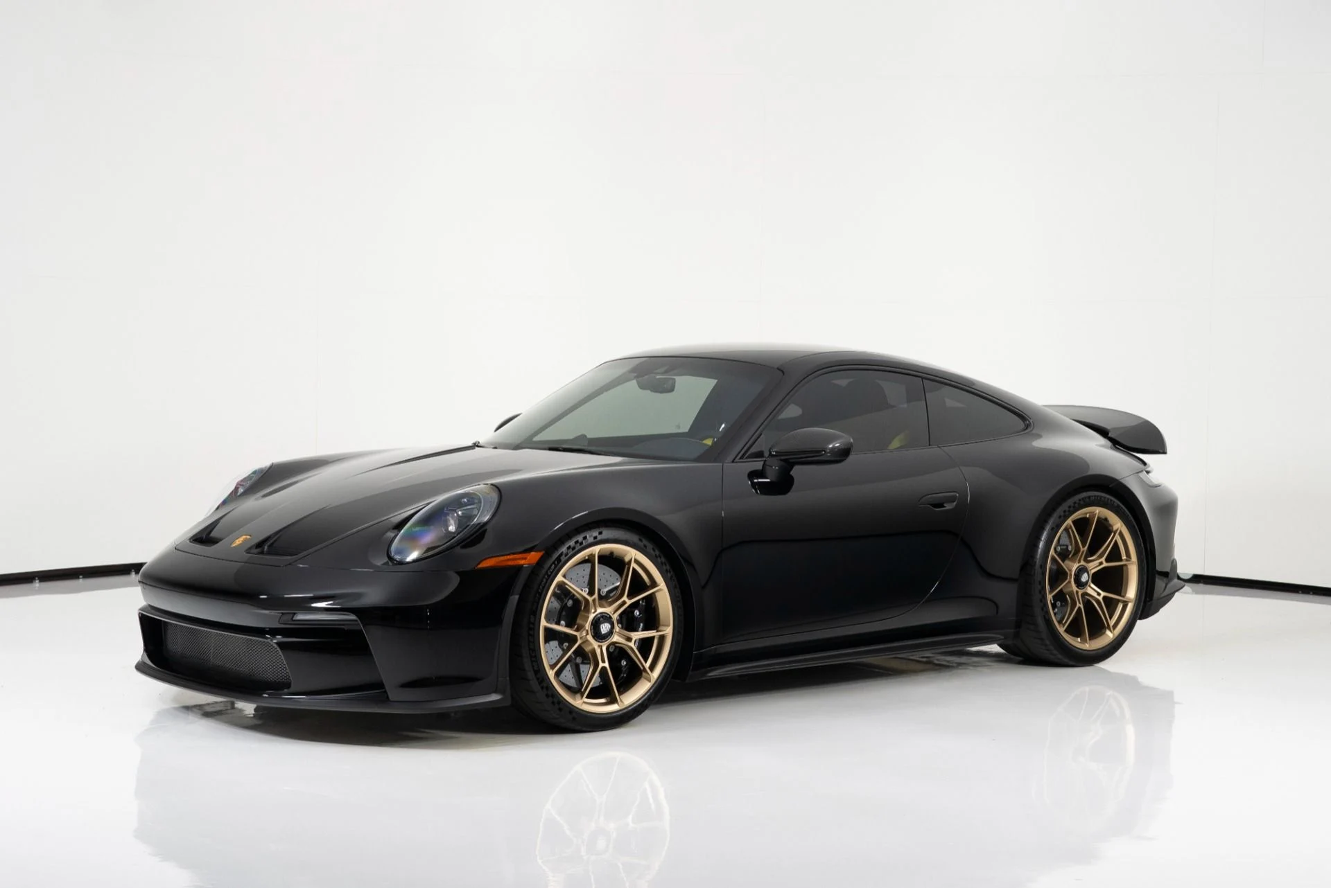 mph006_2047746511_Used_2024_Porsche_911_GT_3_Touring_1750205302_73cce557a0