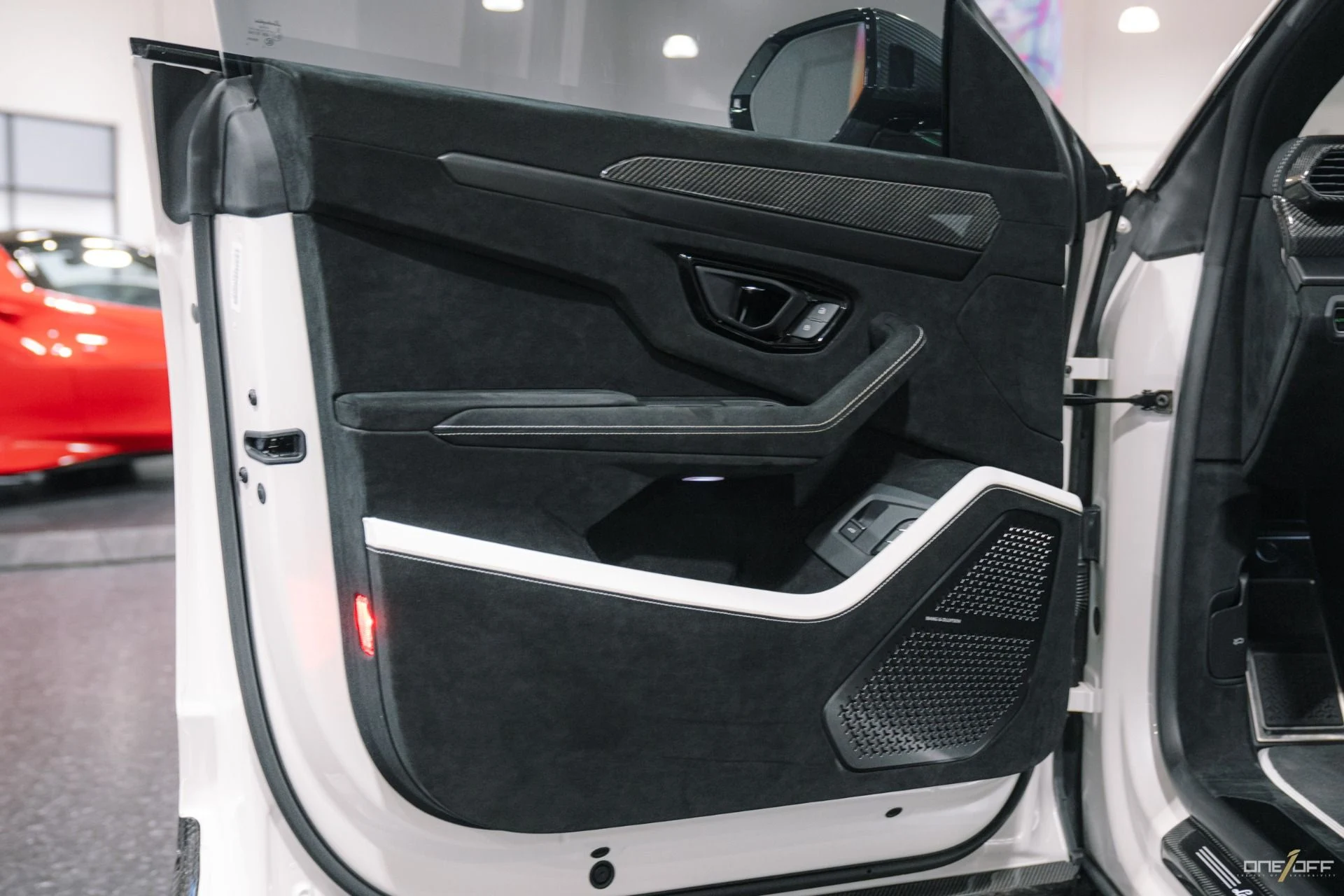 mph006_2049068370_Used_2023_Lamborghini_Urus_Performante_1761879639_abc632e1b6