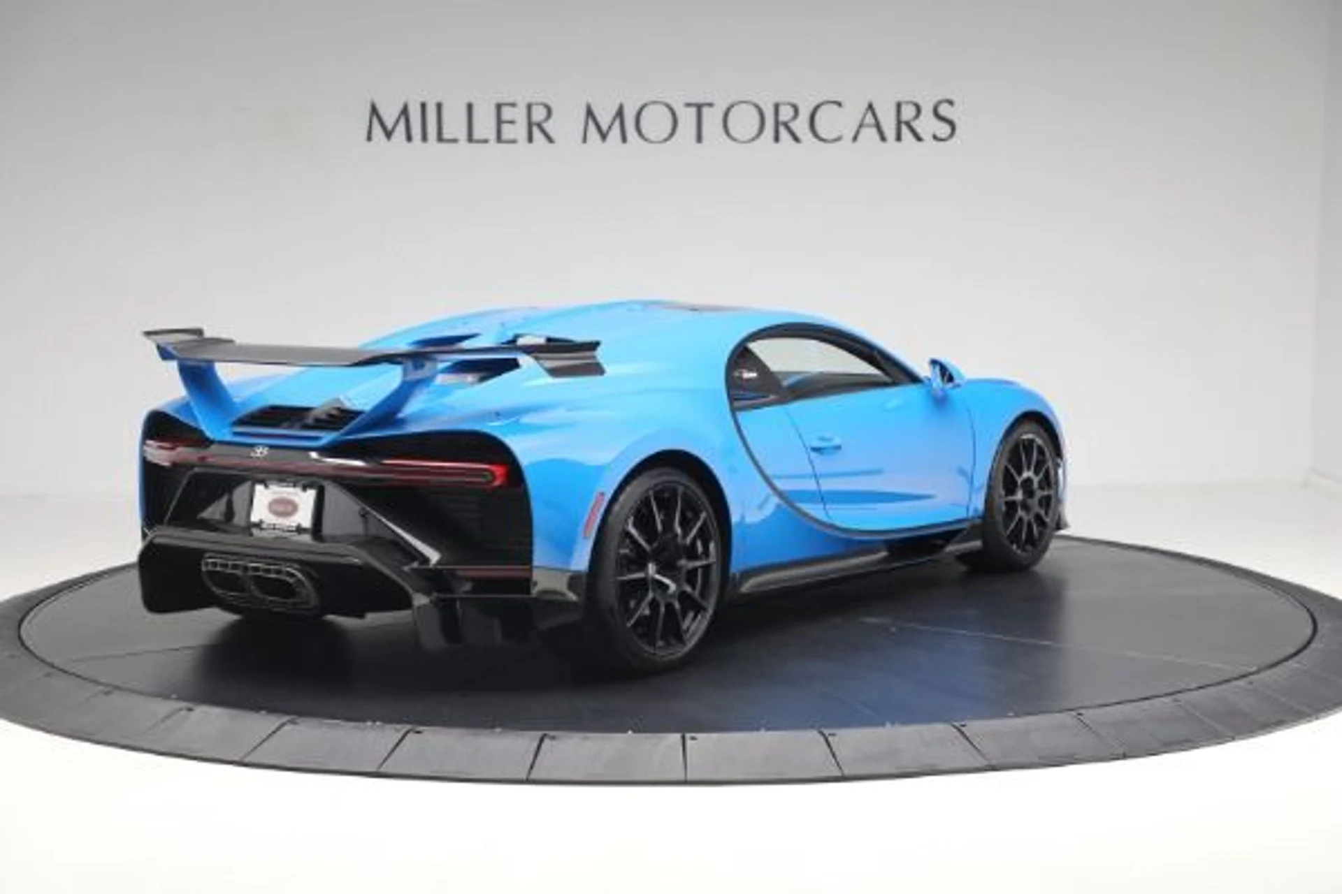 mph006_2049359971_Used_2021_Bugatti_Chiron_Pur_Sport_a08b3647f2