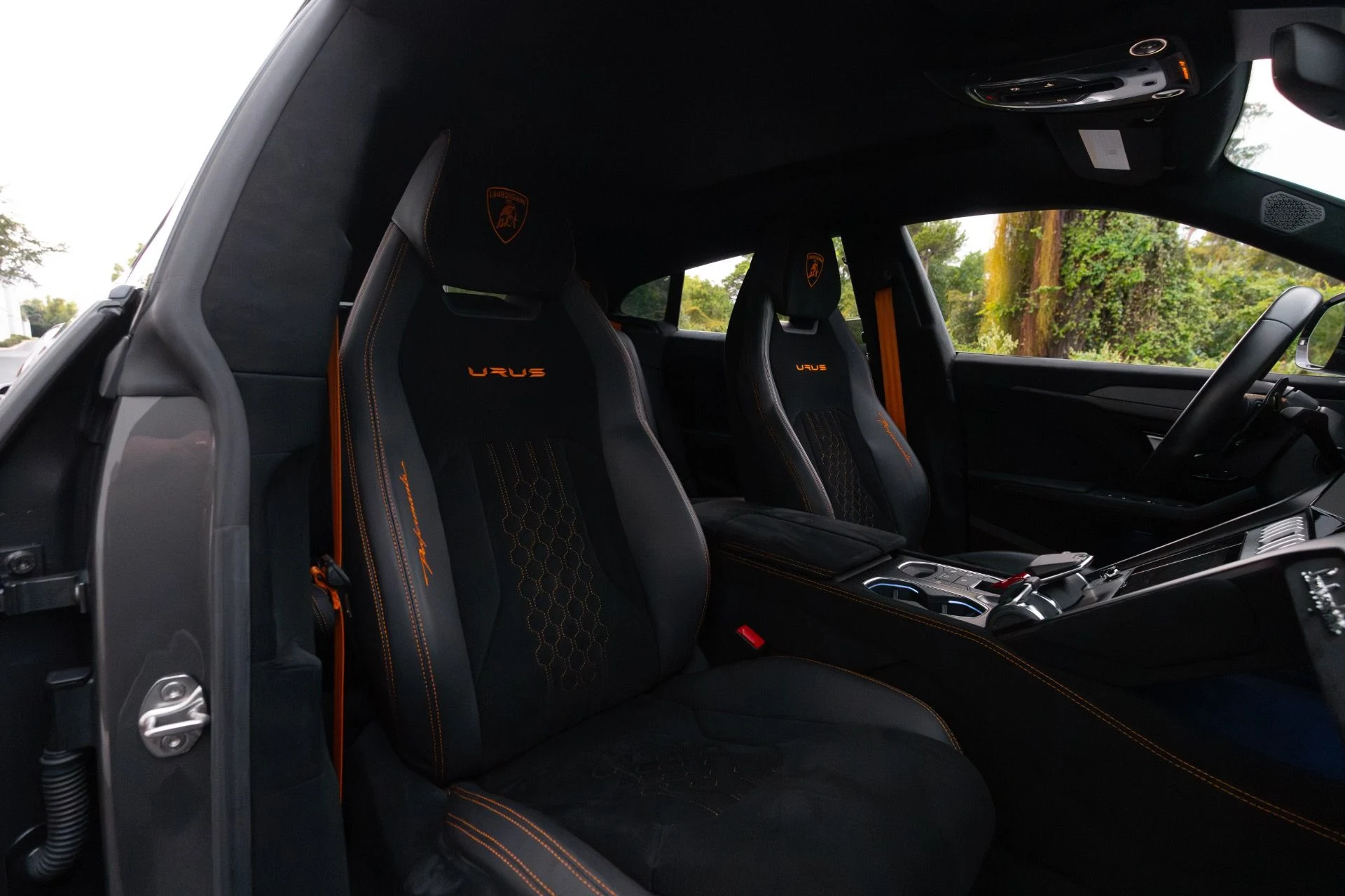 mph006_2052696303_Used_2023_Lamborghini_Urus_Performante_1764644913_188349eb99