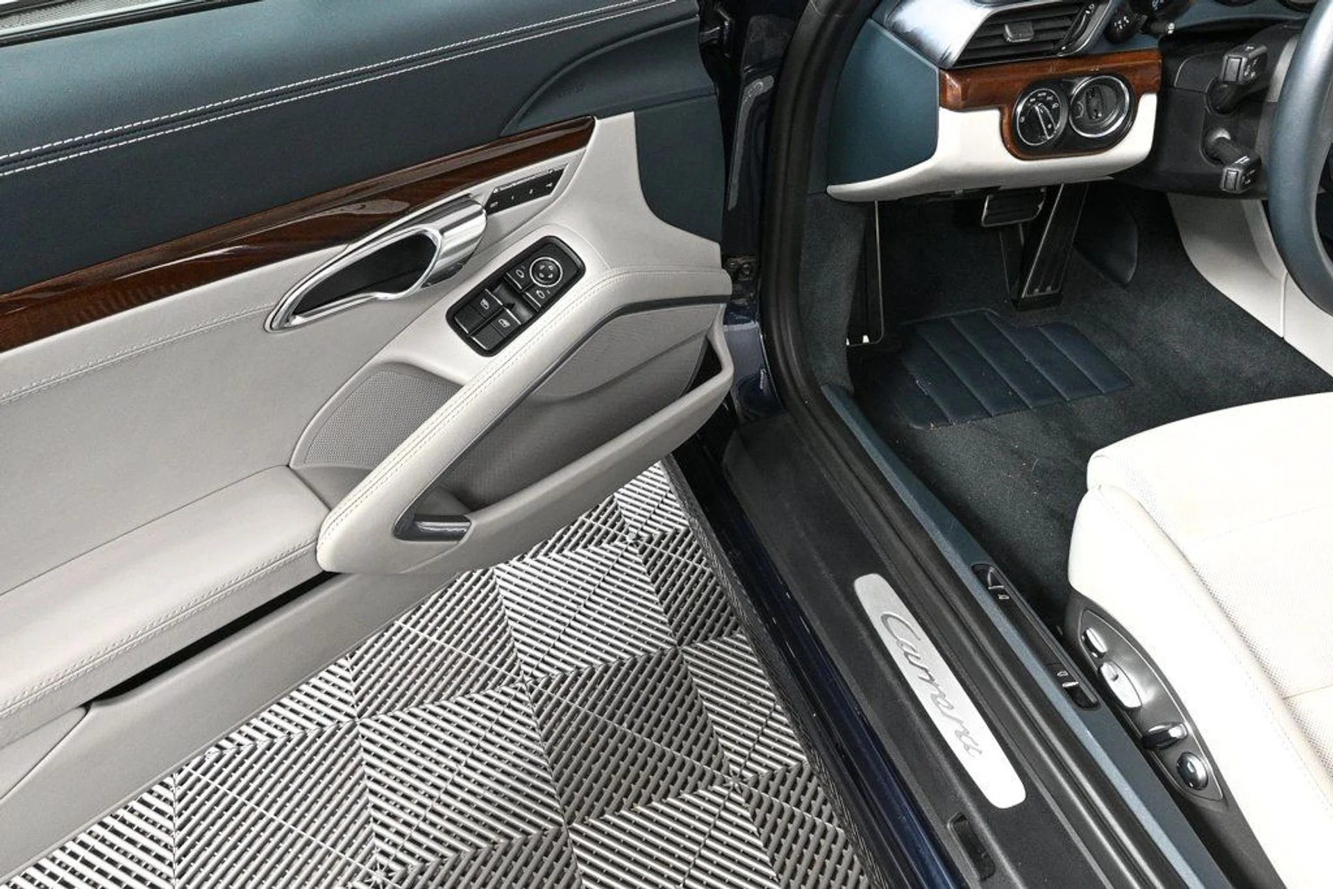 mph006_206346747_b814813e65625b786f99ca7d6dab3e21_5a0a2db54b