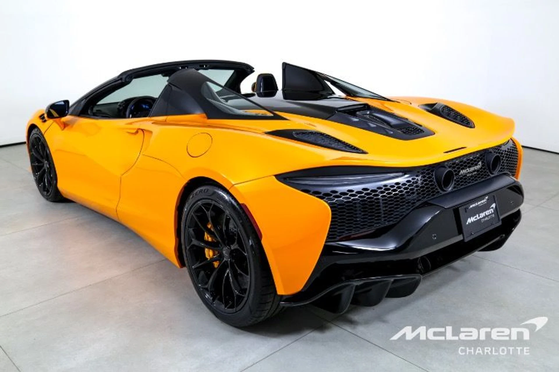 mph006_2071612452_Used_2025_Mc_Laren_Artura_Spider_Tech_Lux_1167f2a585