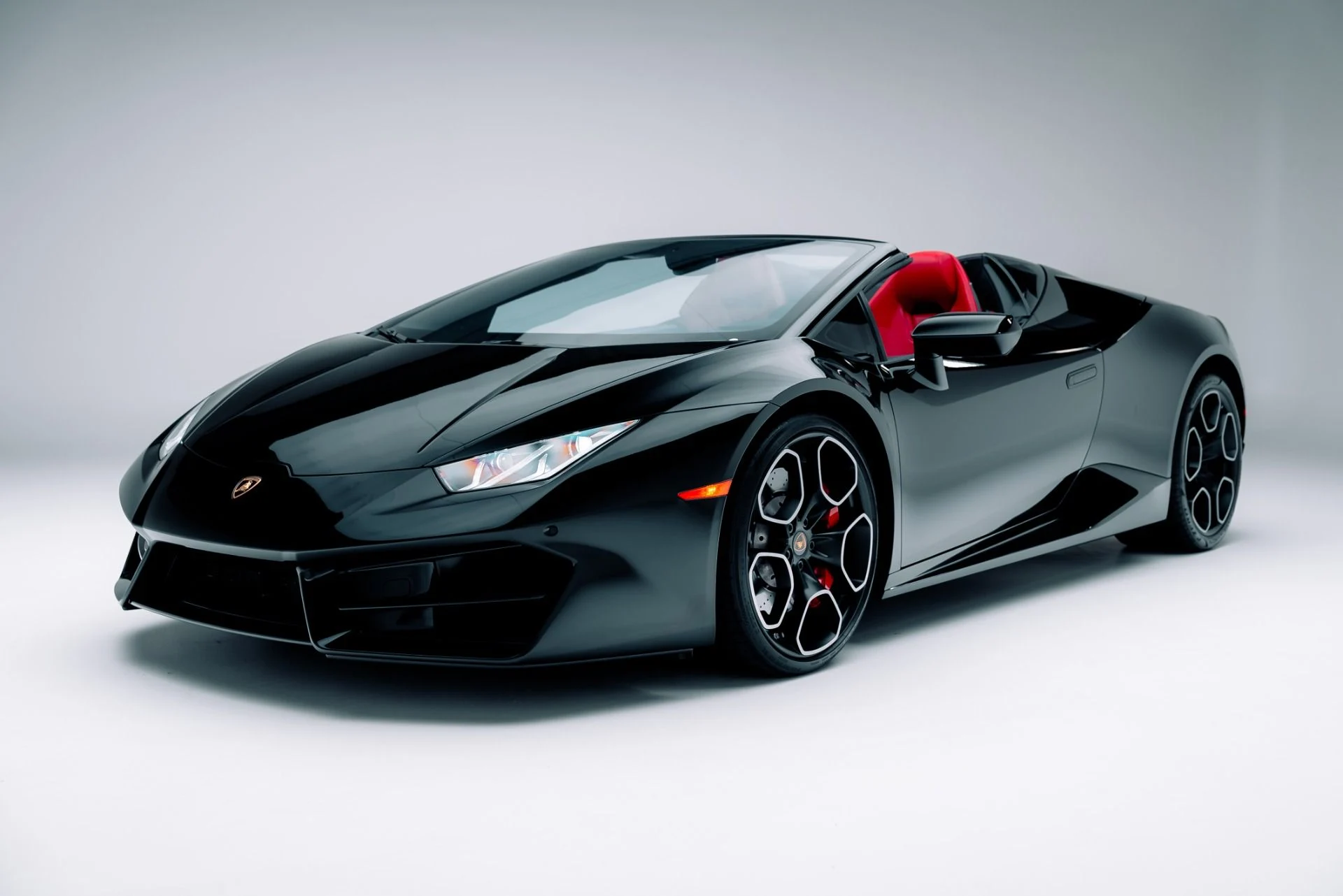 mph006_20733455_Used_2019_Lamborghini_Huracan_LP_580_2_Spyder_1763507934_3c7dde78c9