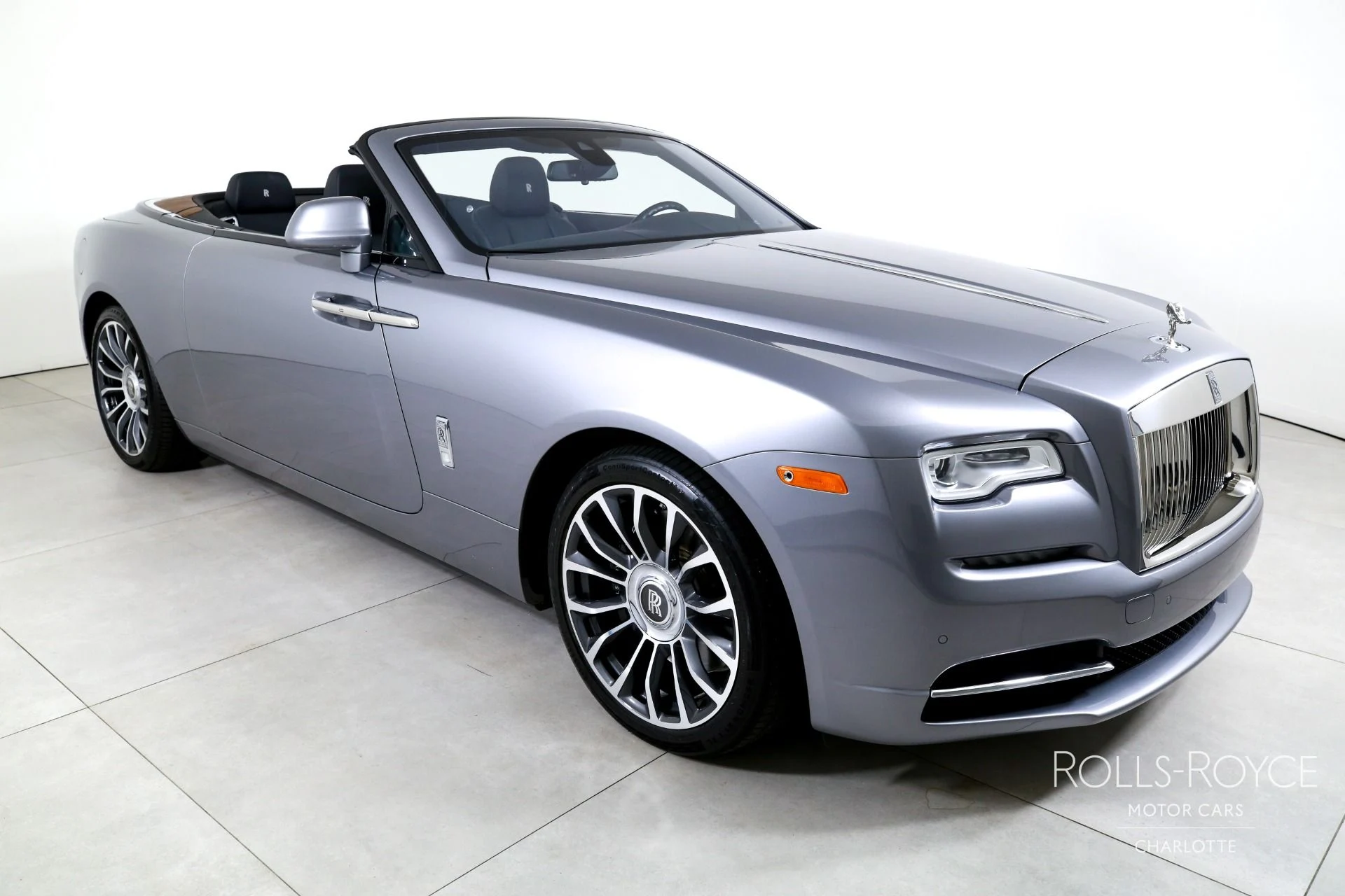 mph006_2075505494_Used_2018_Rolls_Royce_Dawn_1789143044_e1f27b0677