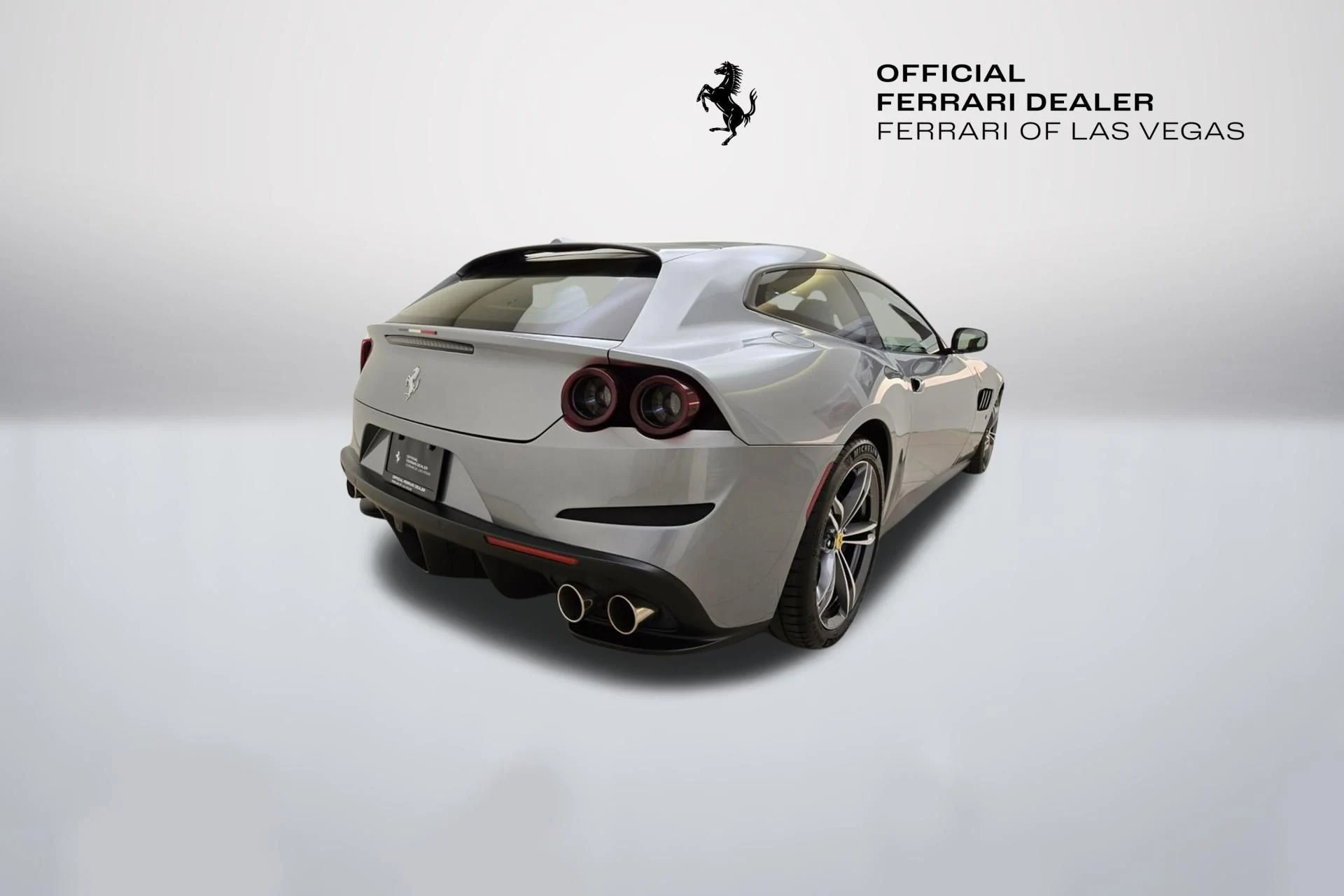 mph006_2076479475_Used_2017_Ferrari_GTC_4_Lusso_V12_1783509838_e9d0161fea