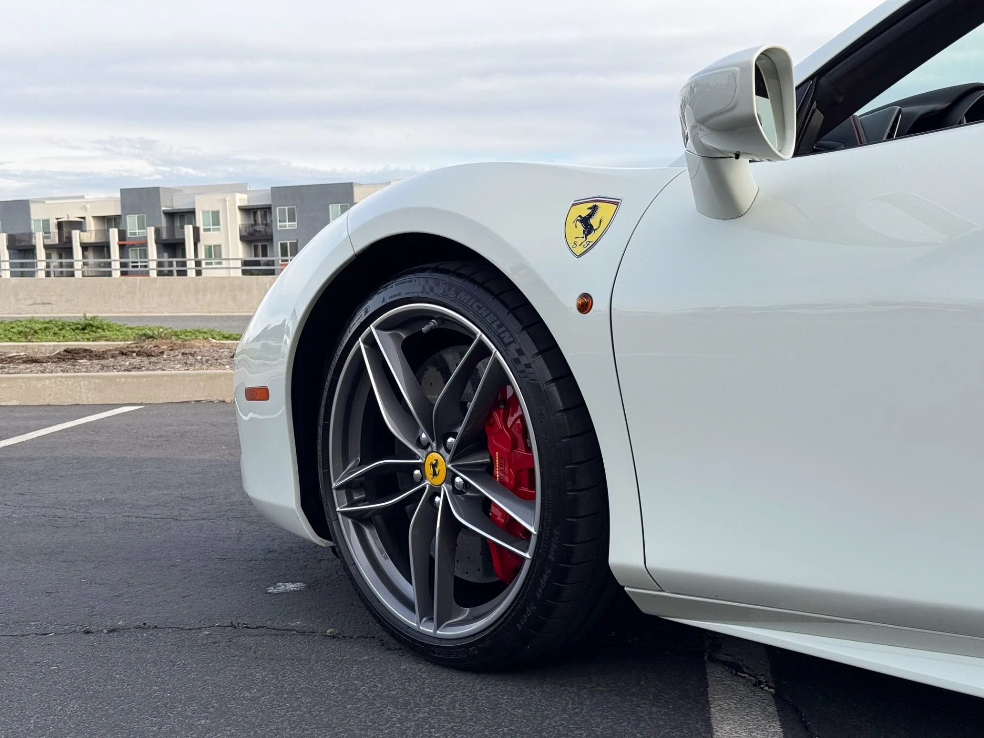 mph006_2078287958_Used_2019_Ferrari_488_Spider_1772223436_7e40ed1634