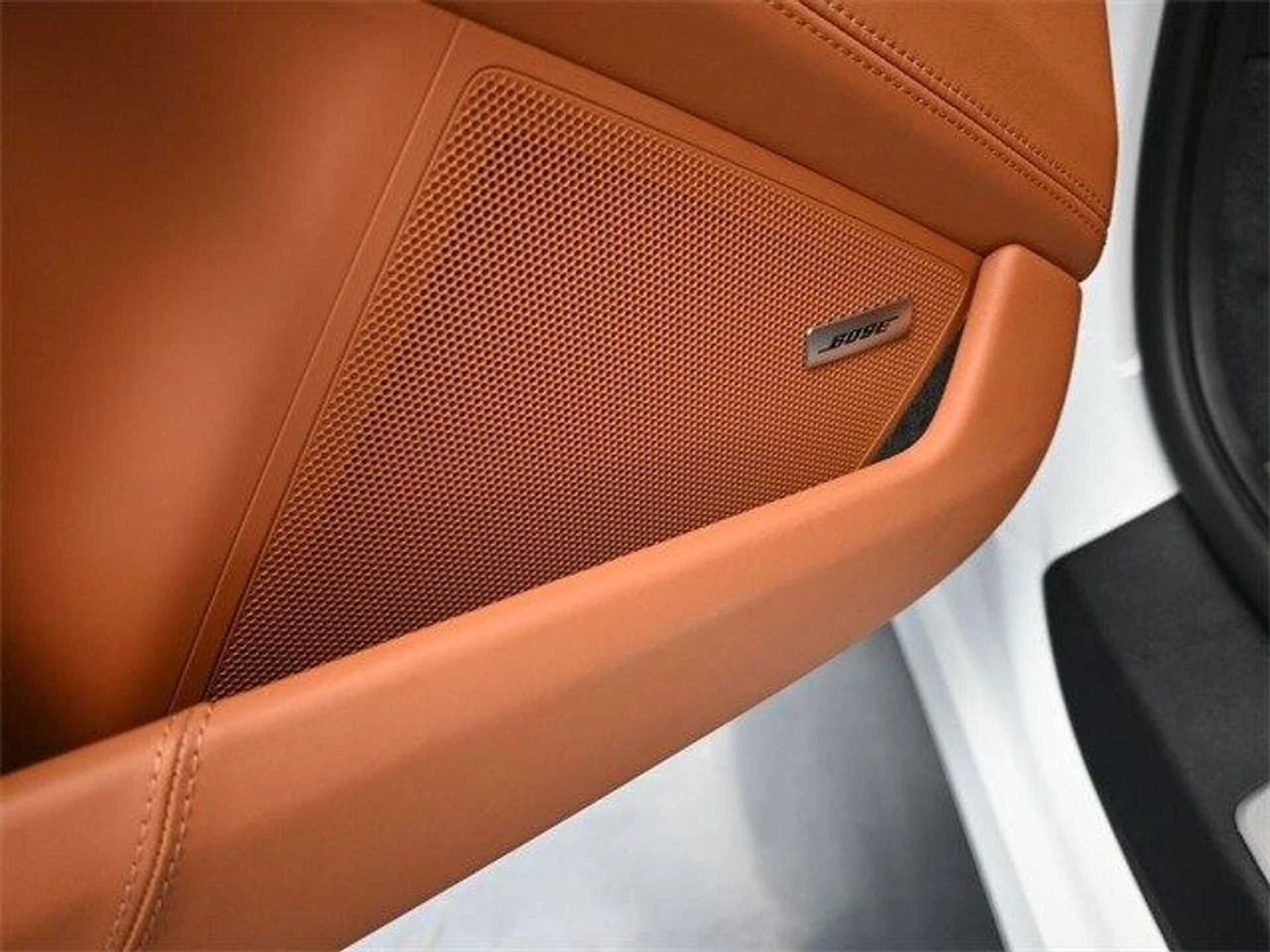 mph006_2079542761_f2438d45eab886168df3878aed894402x_fbcea9b636