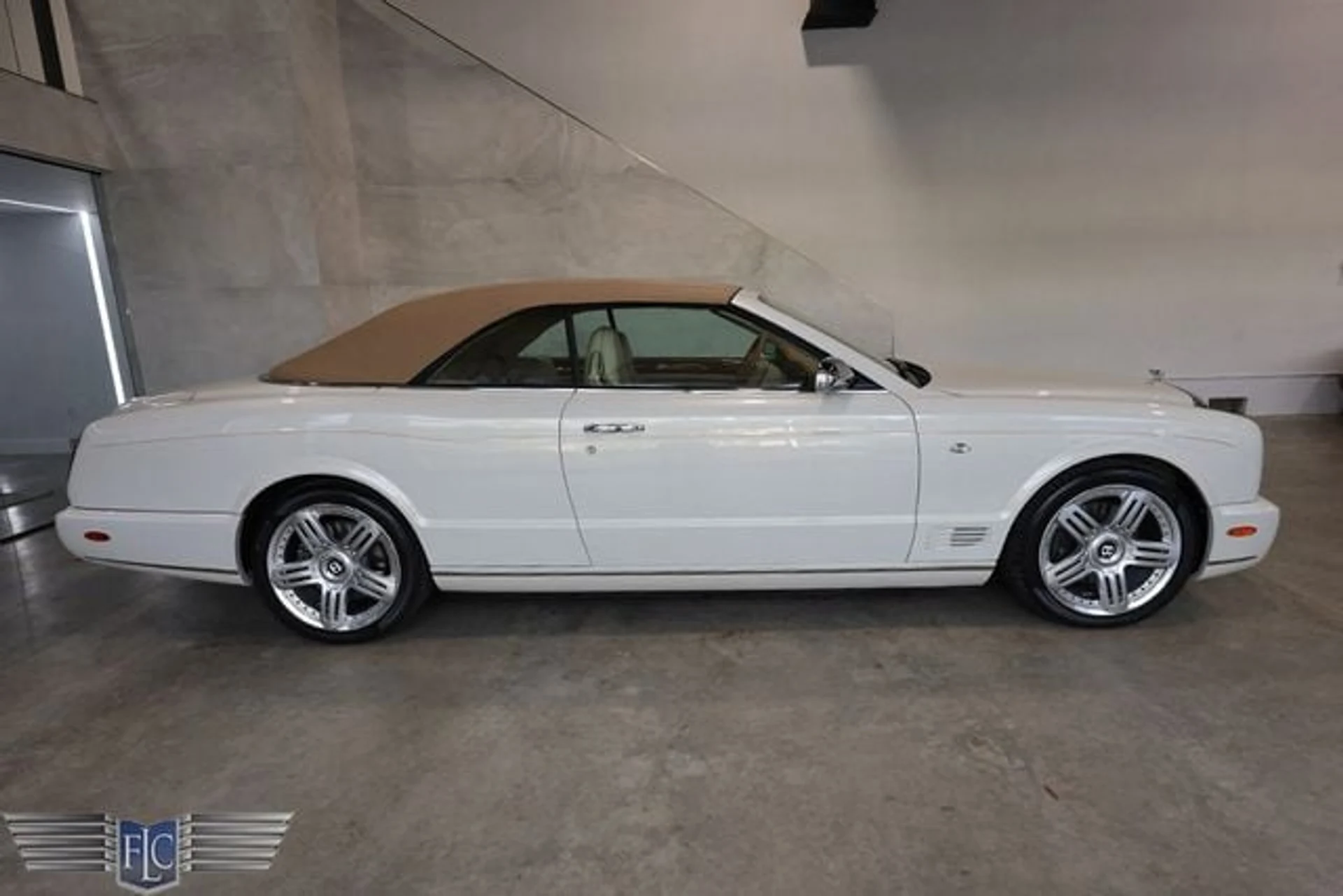 mph006_2088259142_used_2010_bentley_azure_tconvertible_9689_22574902_11_640_a773d9cdae
