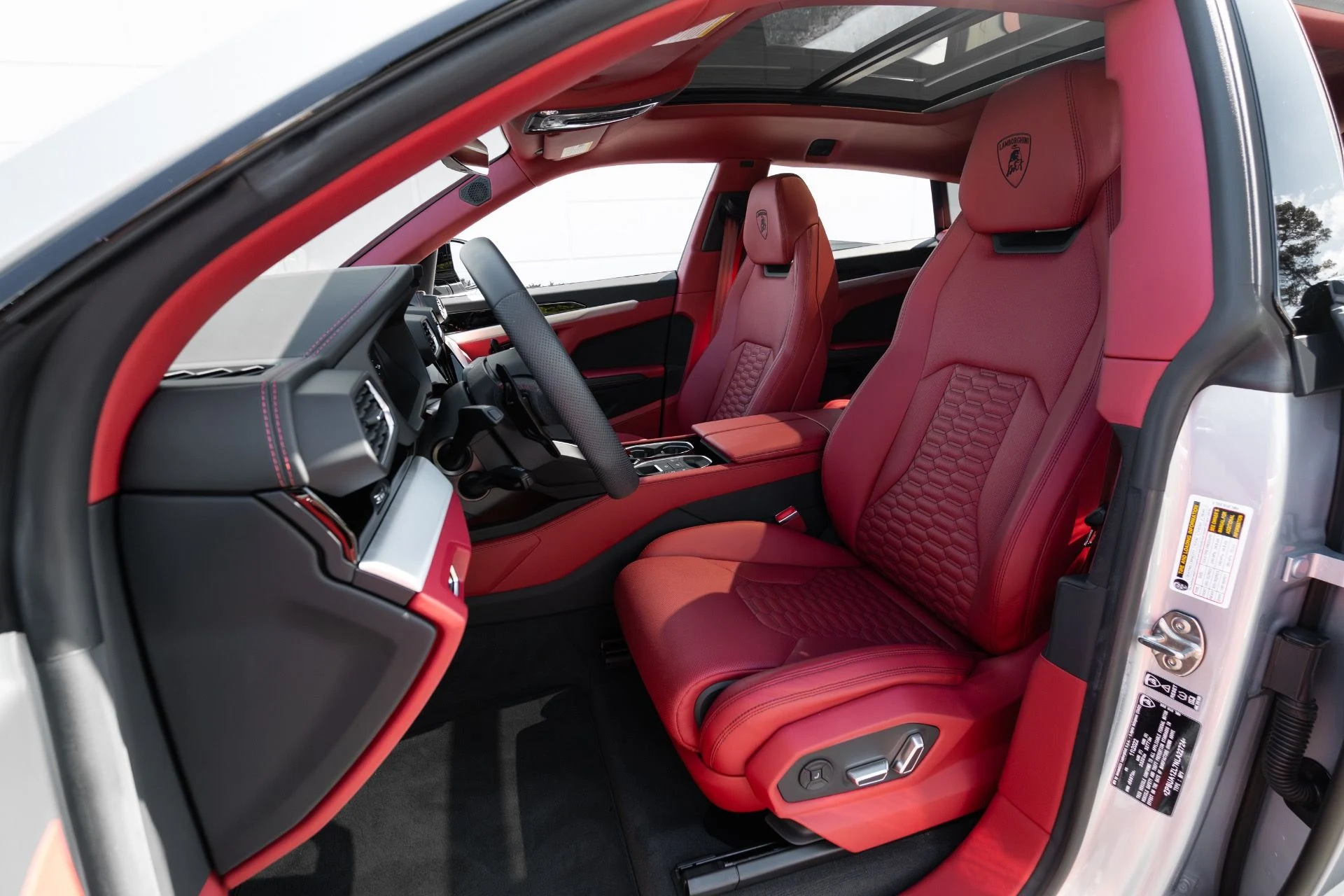 mph006_2093117836_Used_2022_Lamborghini_Urus_1770690392_fe659284d2