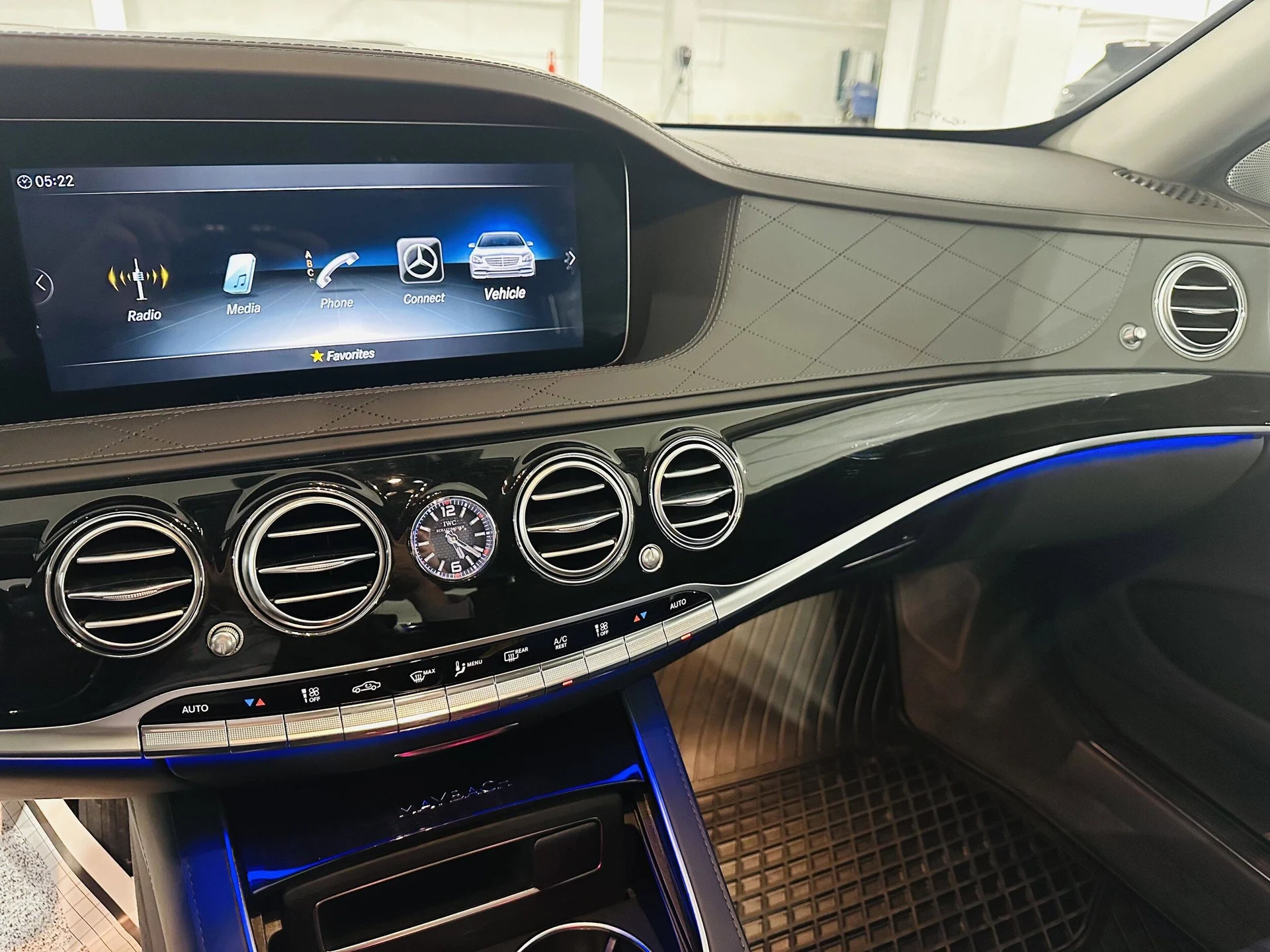 mph006_2097610269_39f001aa991080bfe51b2522e159b250x_5da002f19a