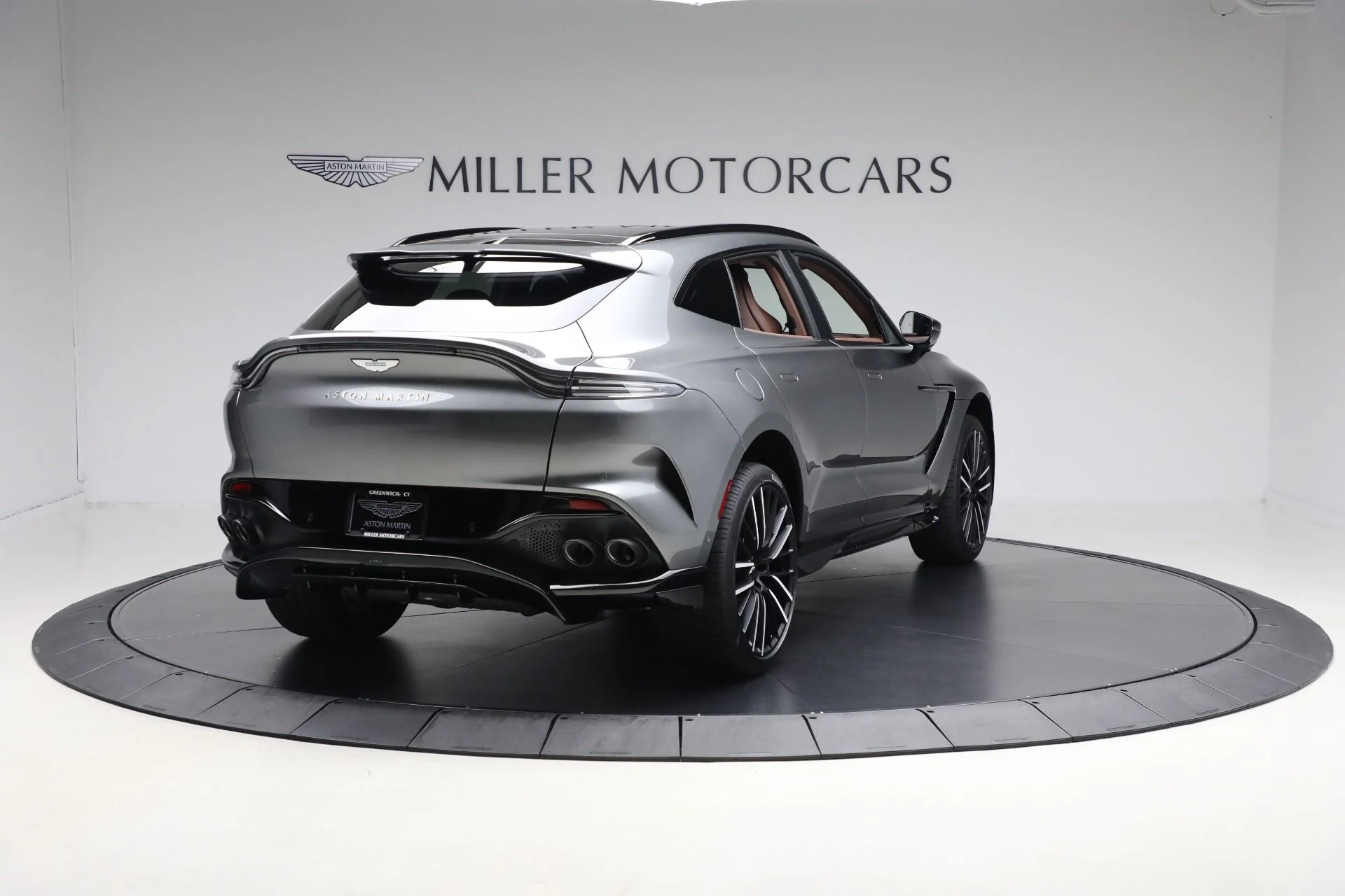 mph006_2098104154_New_2025_Aston_Martin_DBX_707_c10be46b1d