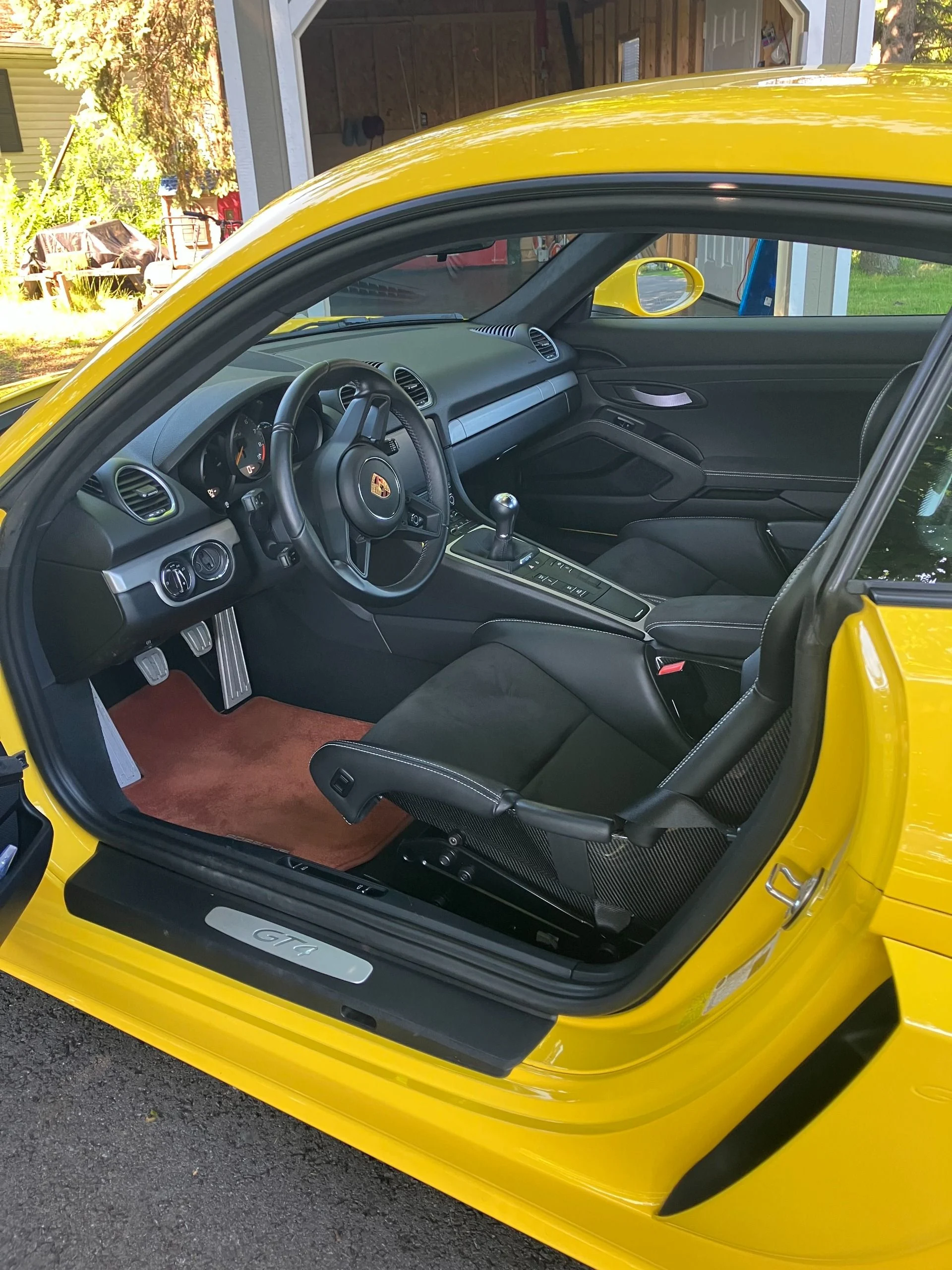 mph006_2099961096_Used_2022_Porsche_718_Cayman_GT_4_1759429559_8d8752f7a8