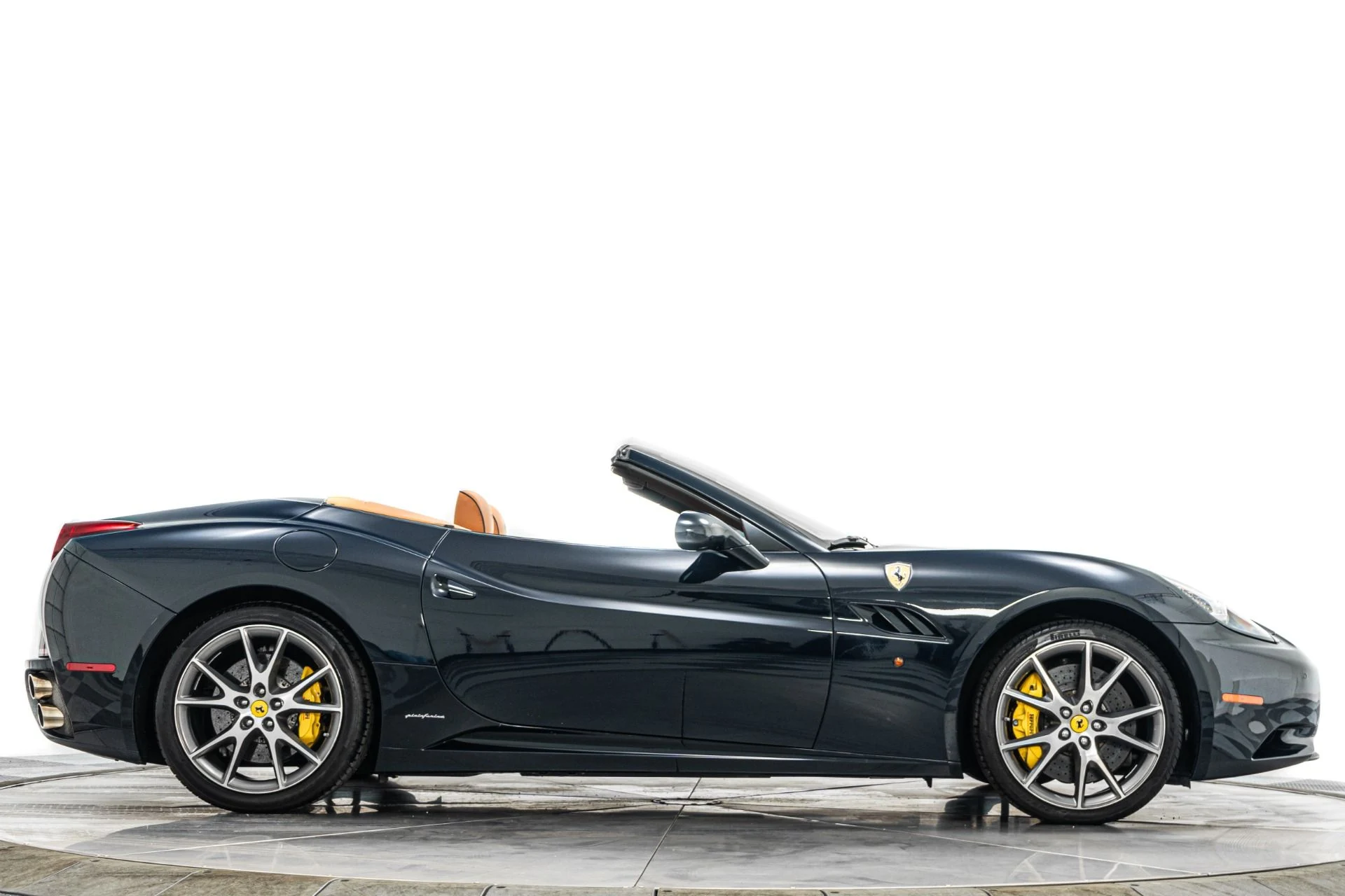 mph006_2103605977_Used_2010_Ferrari_California_1778622360_bbb38e7dad