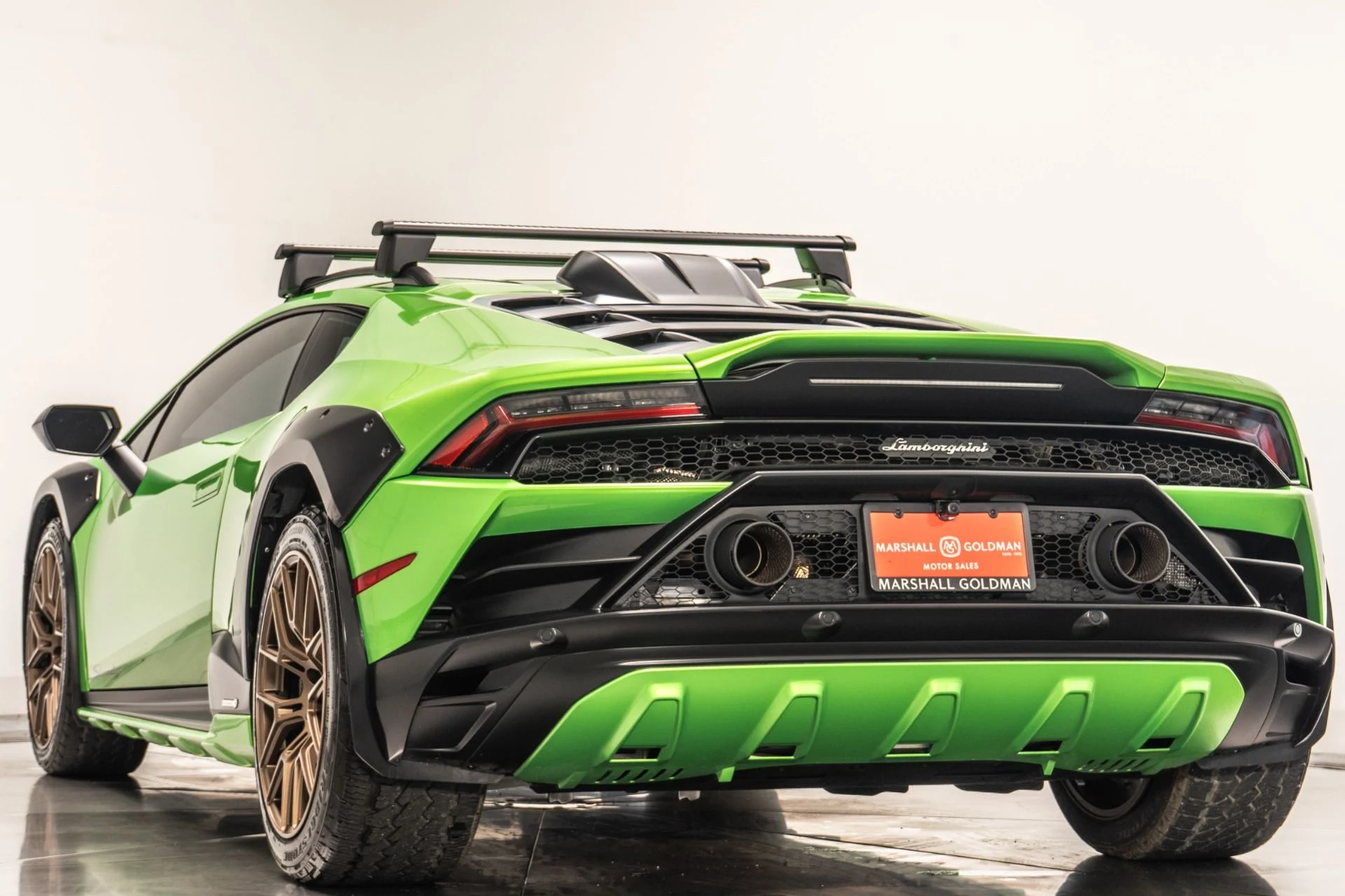 mph006_2106180464_Used_2024_Lamborghini_Huracan_Sterrato_1762382893_1ce892bc91