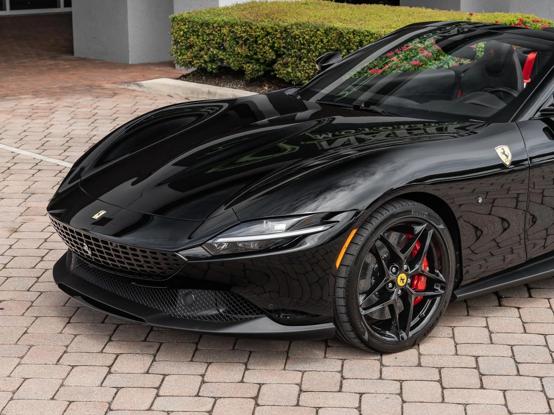 mph006_2109502042_Used_2025_Ferrari_Roma_Spider_1759774183_6708ee16e9