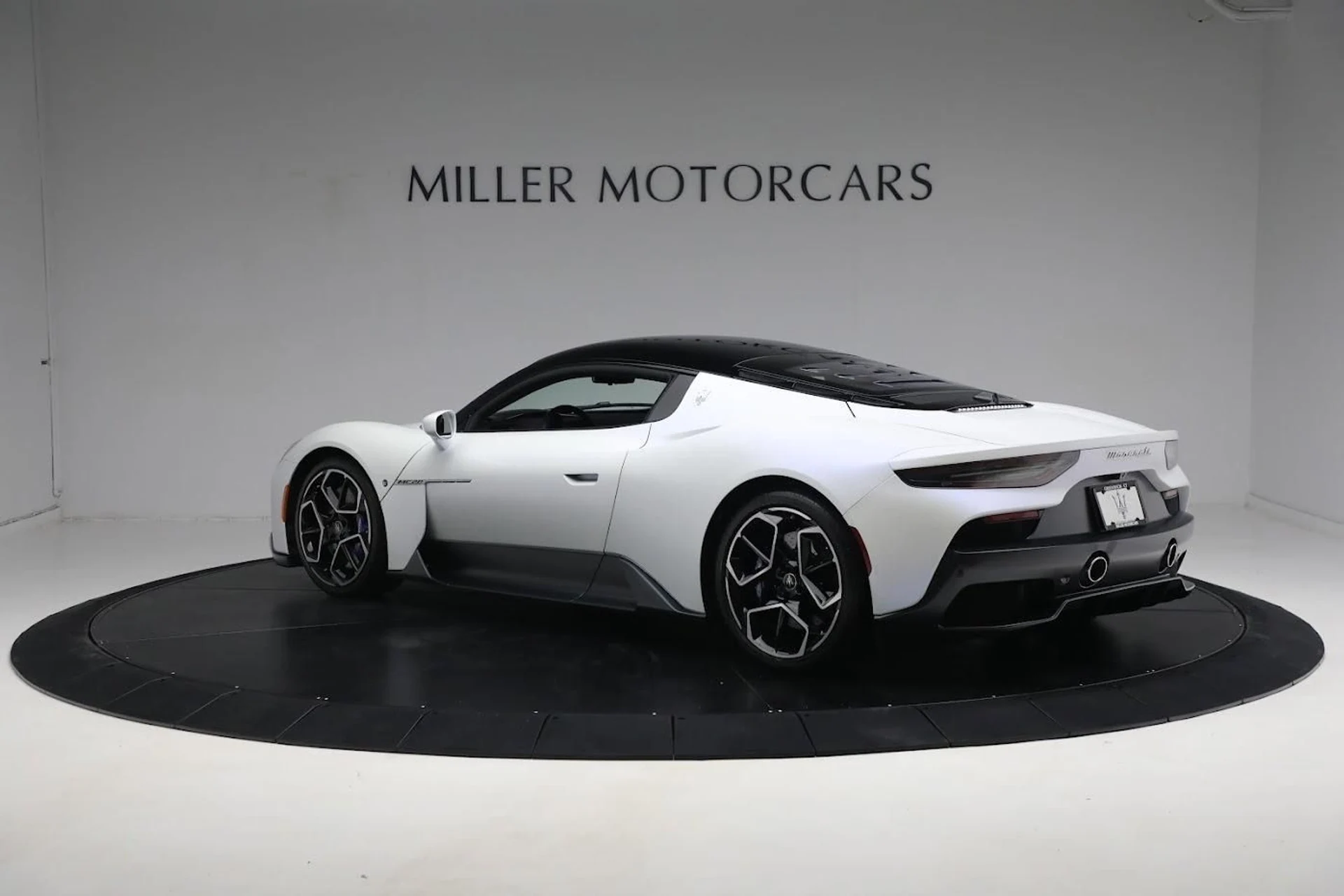 mph006_2111049522_Used_2022_Maserati_MC_20_ebf409811e
