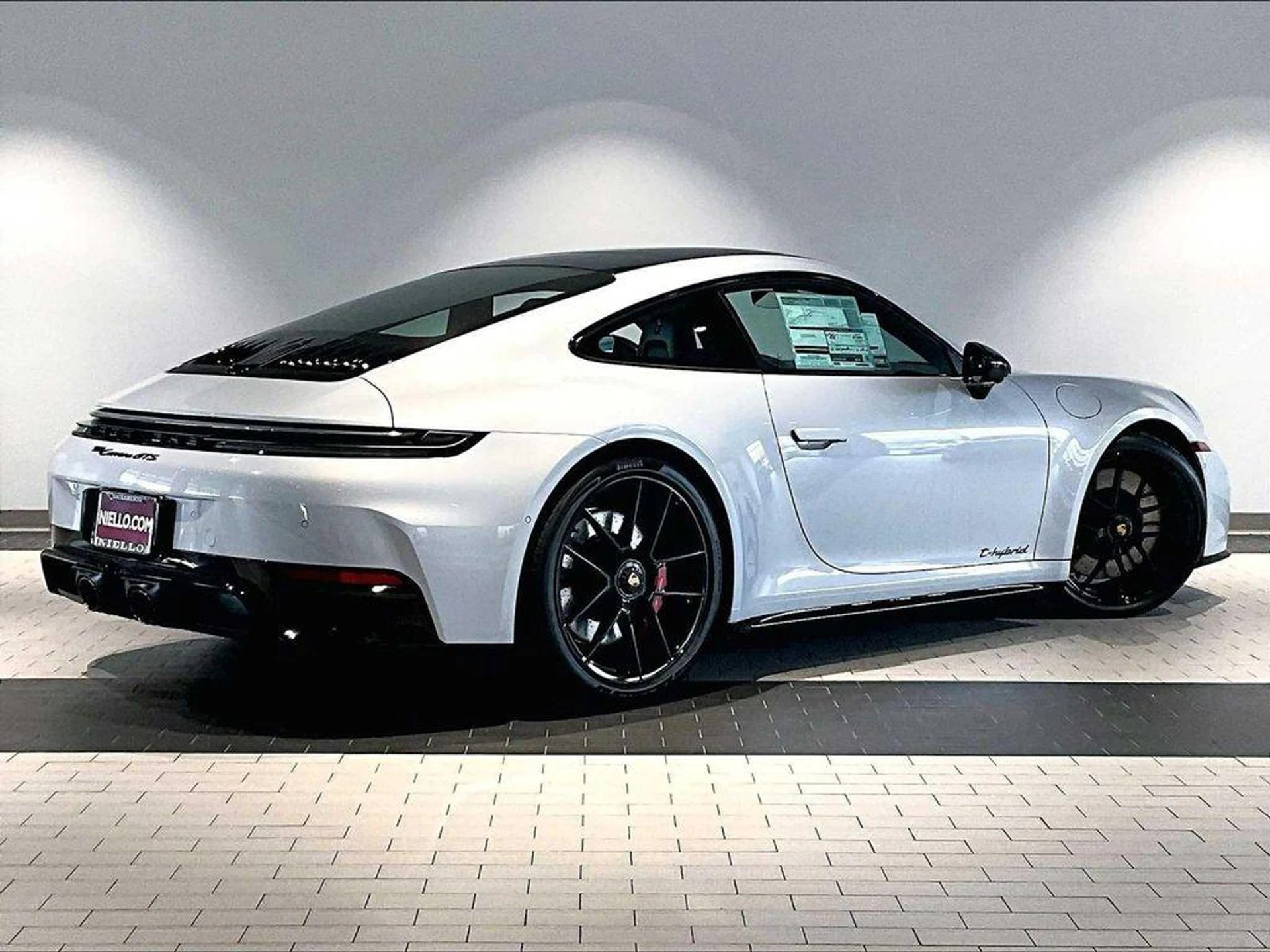 mph006_2116368467_O_Kk0g_I_Zaz_Mt_MEMT_Qc_Wu_U0f7h_M4_47bbb88f81