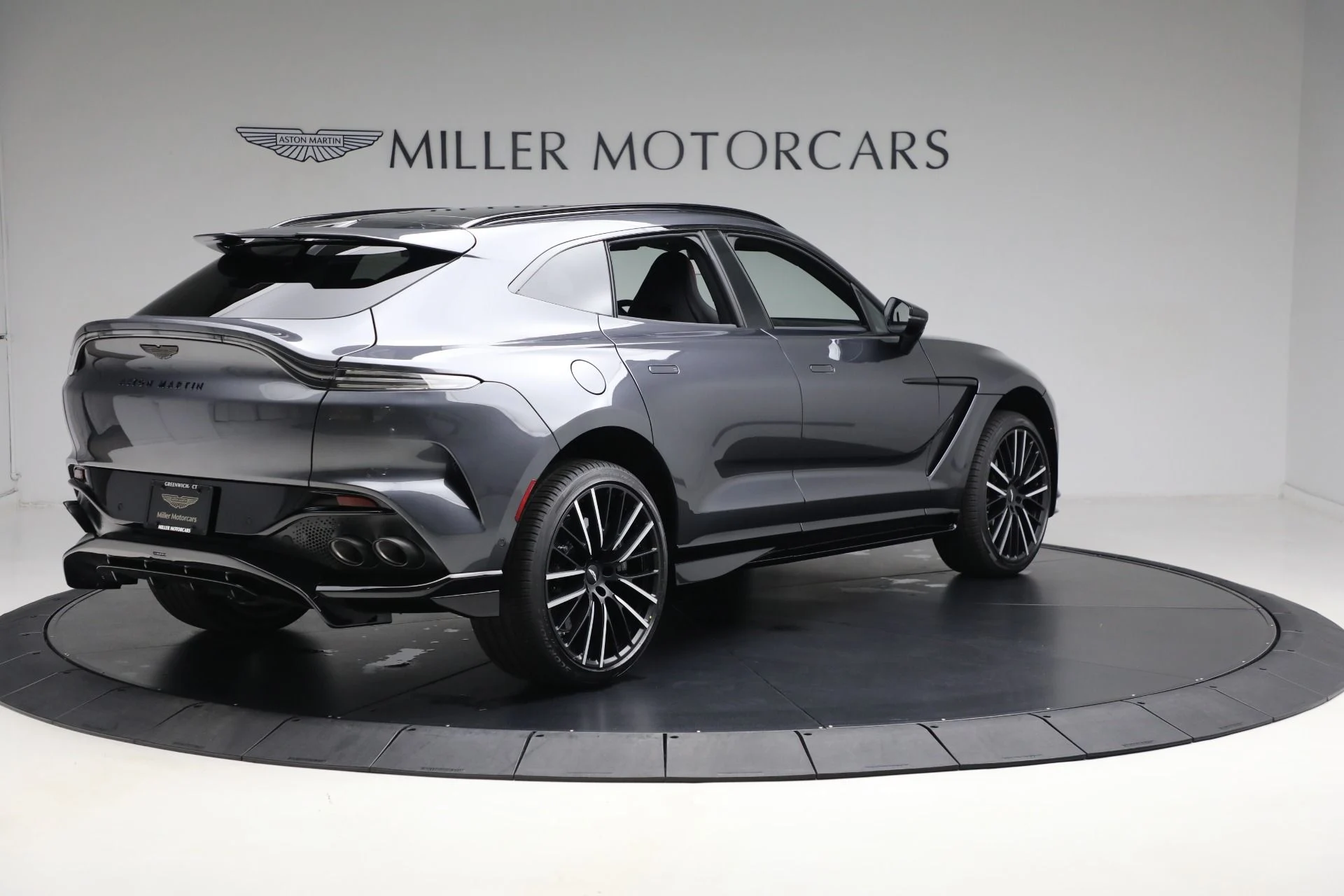 mph006_2118161785_New_2025_Aston_Martin_DBX_707_707_ec8eb9e3d2