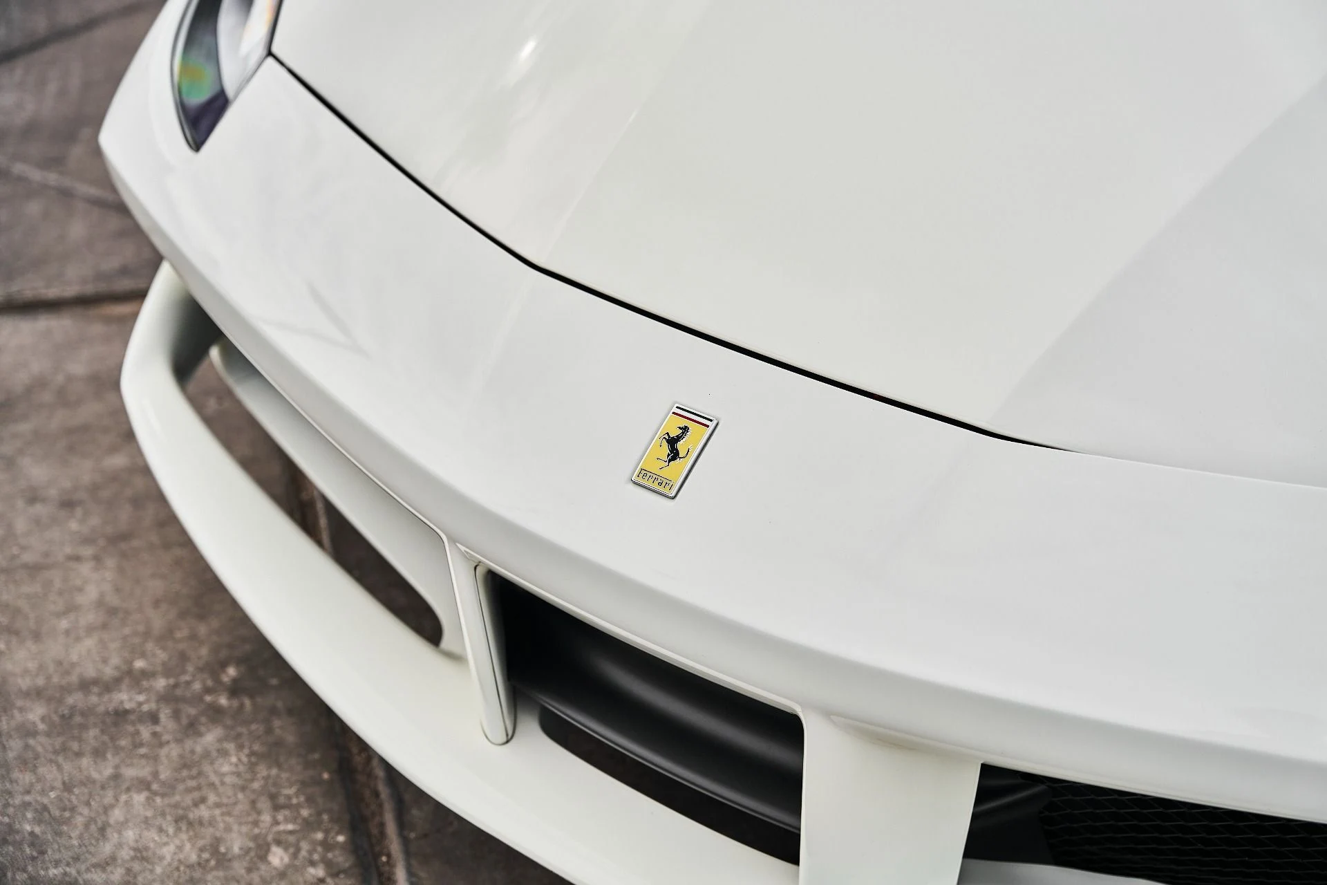 mph006_2118797426_Used_2018_Ferrari_488_Spider_Base_1787888127_c4e70c473d