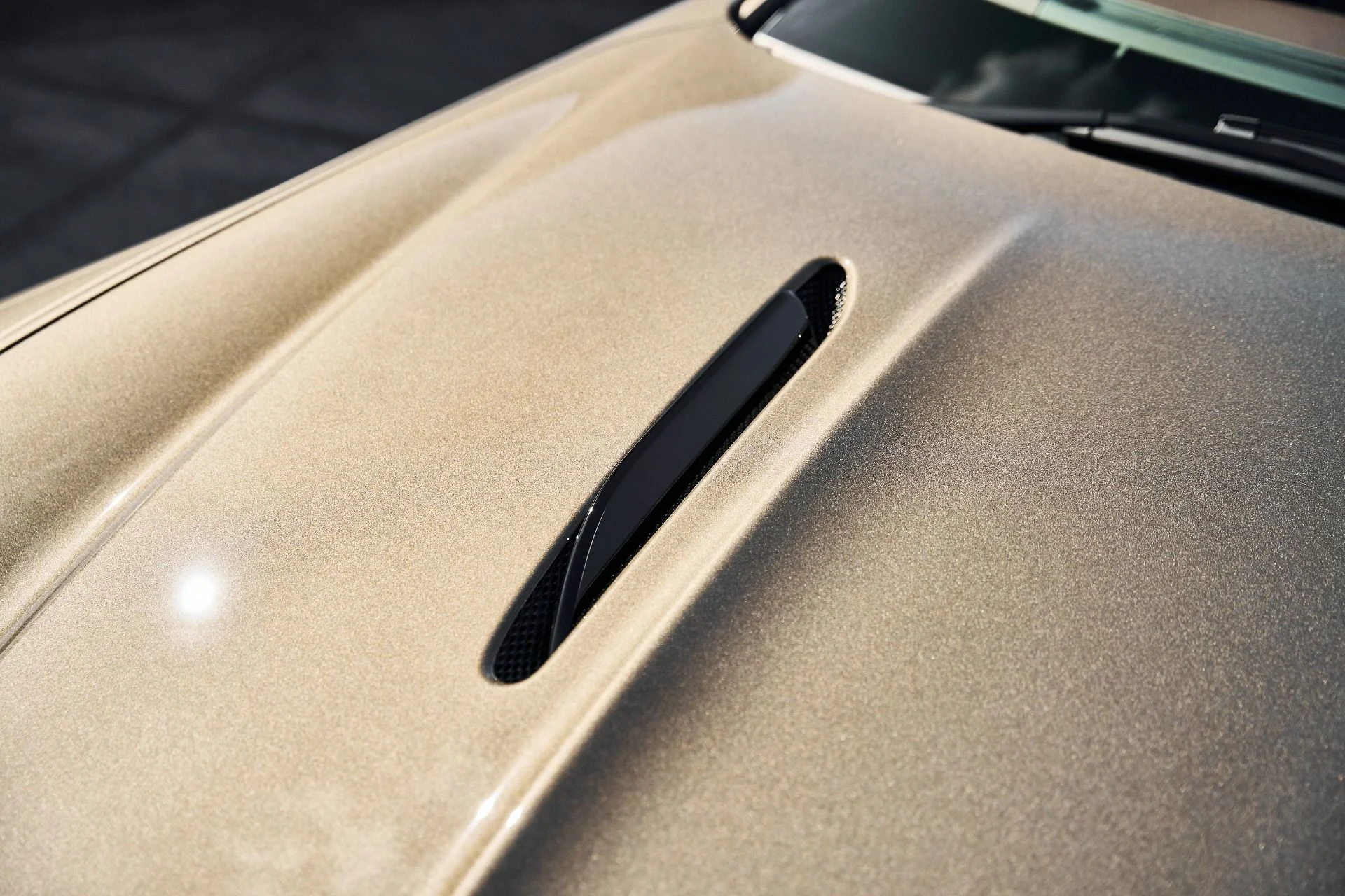 mph006_2123171719_Used_2026_Aston_Martin_Vantage_S_1778102438_5251b9f96a