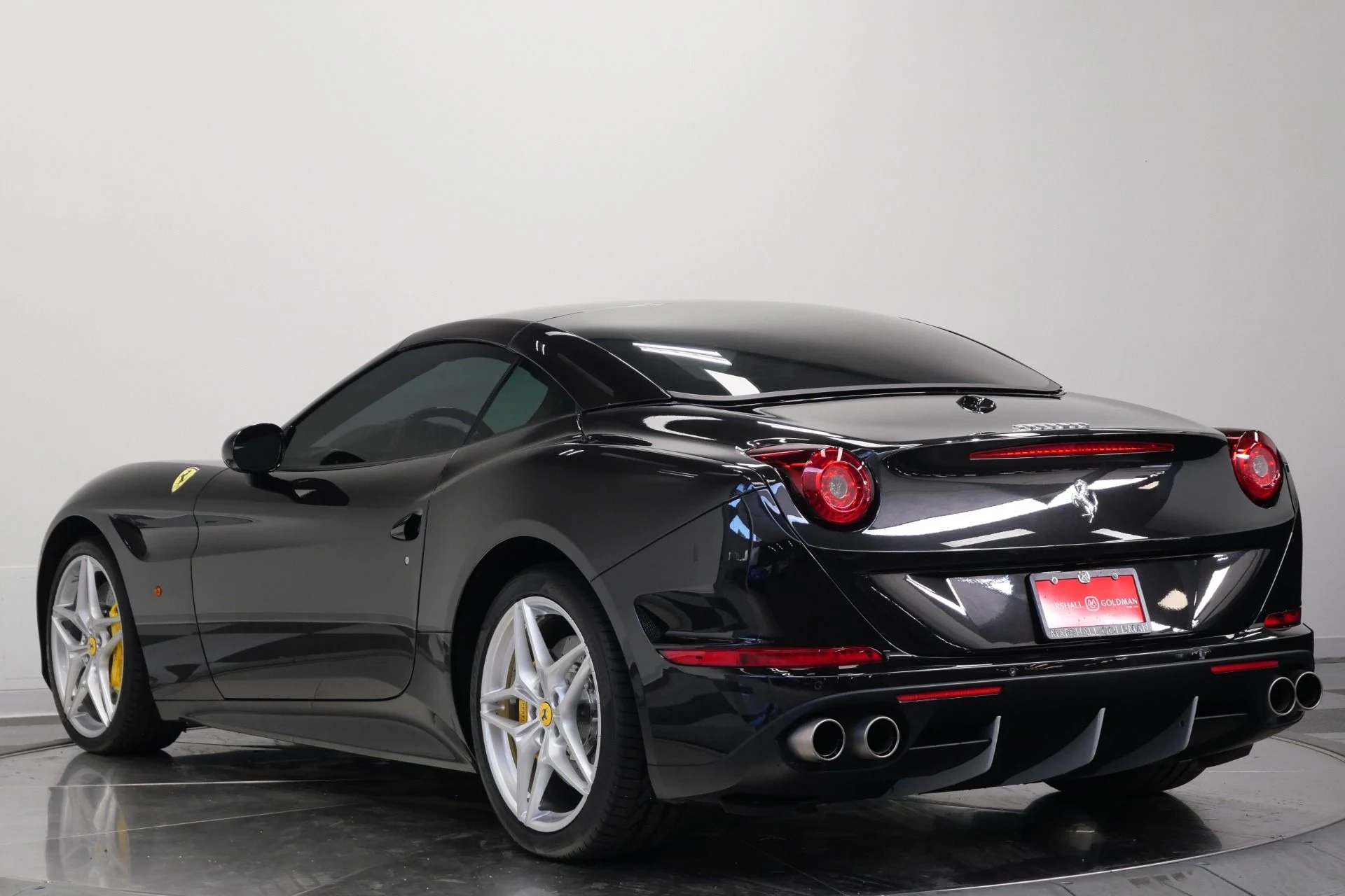mph006_2126733102_Used_2015_Ferrari_California_T_Diamond_Quilted_Seats_Carbon_Fiber_Driving_Zone_1780071099_c33ed07995