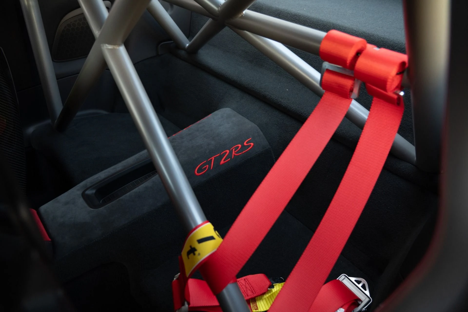 mph006_2129226235_Used_2018_Porsche_911_GT_2_RS_1755904886_99250706a4