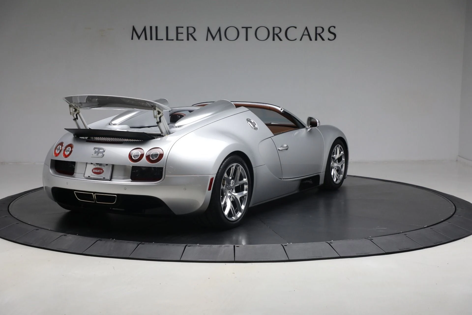 mph006_2129865422_Used_2015_Bugatti_Veyron_164_Grand_Sport_Vitesse_de17633499