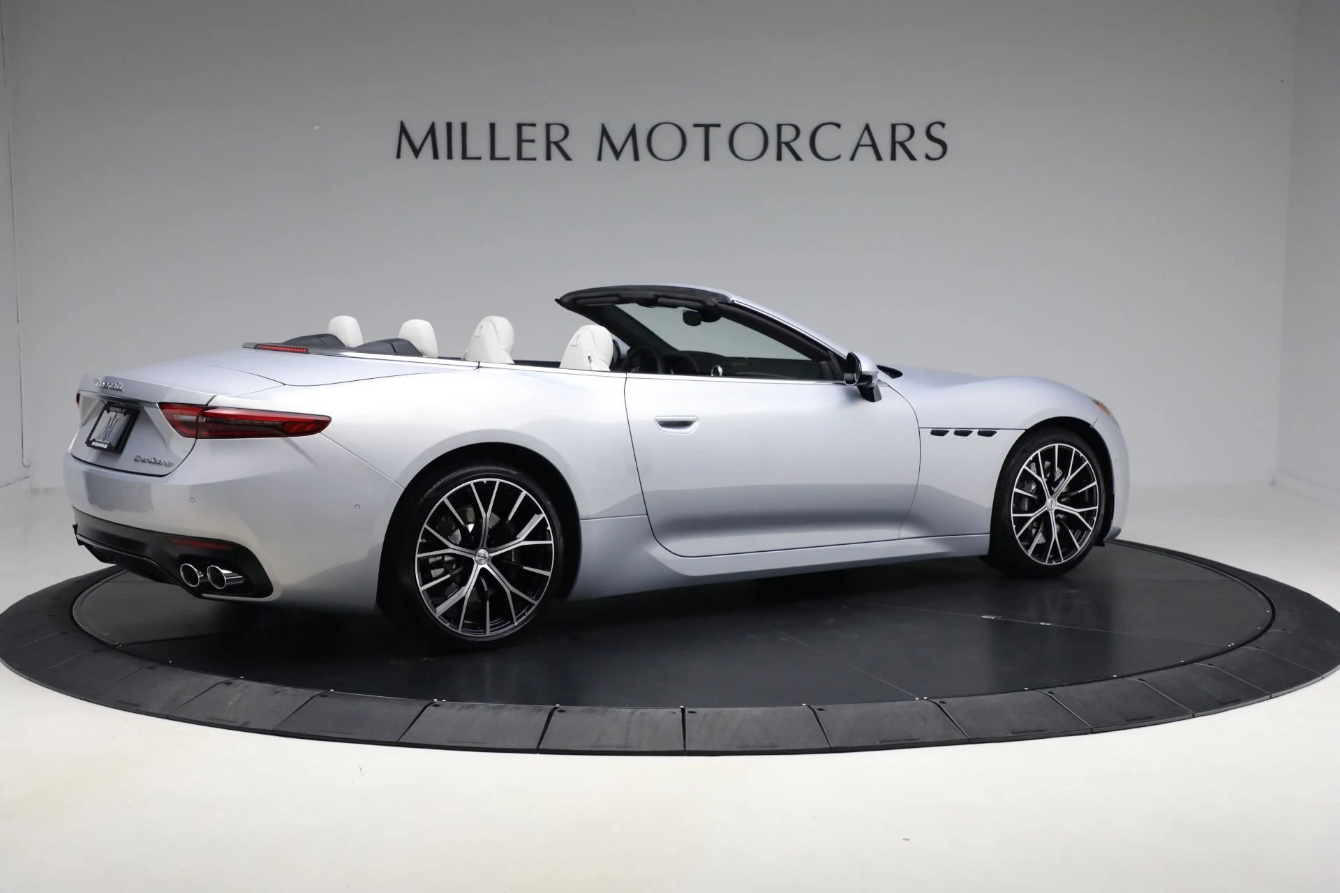 mph006_2130652082_New_2026_Maserati_Gran_Cabrio_Modena_1760557805_a8428e65a6