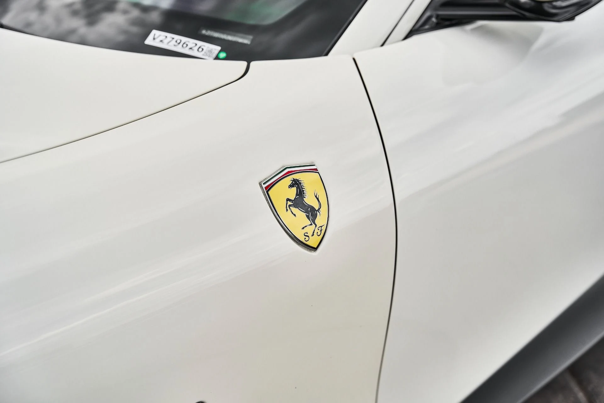 mph006_2138132697_Used_2022_Ferrari_Roma_Base_1787882039_9357681b74