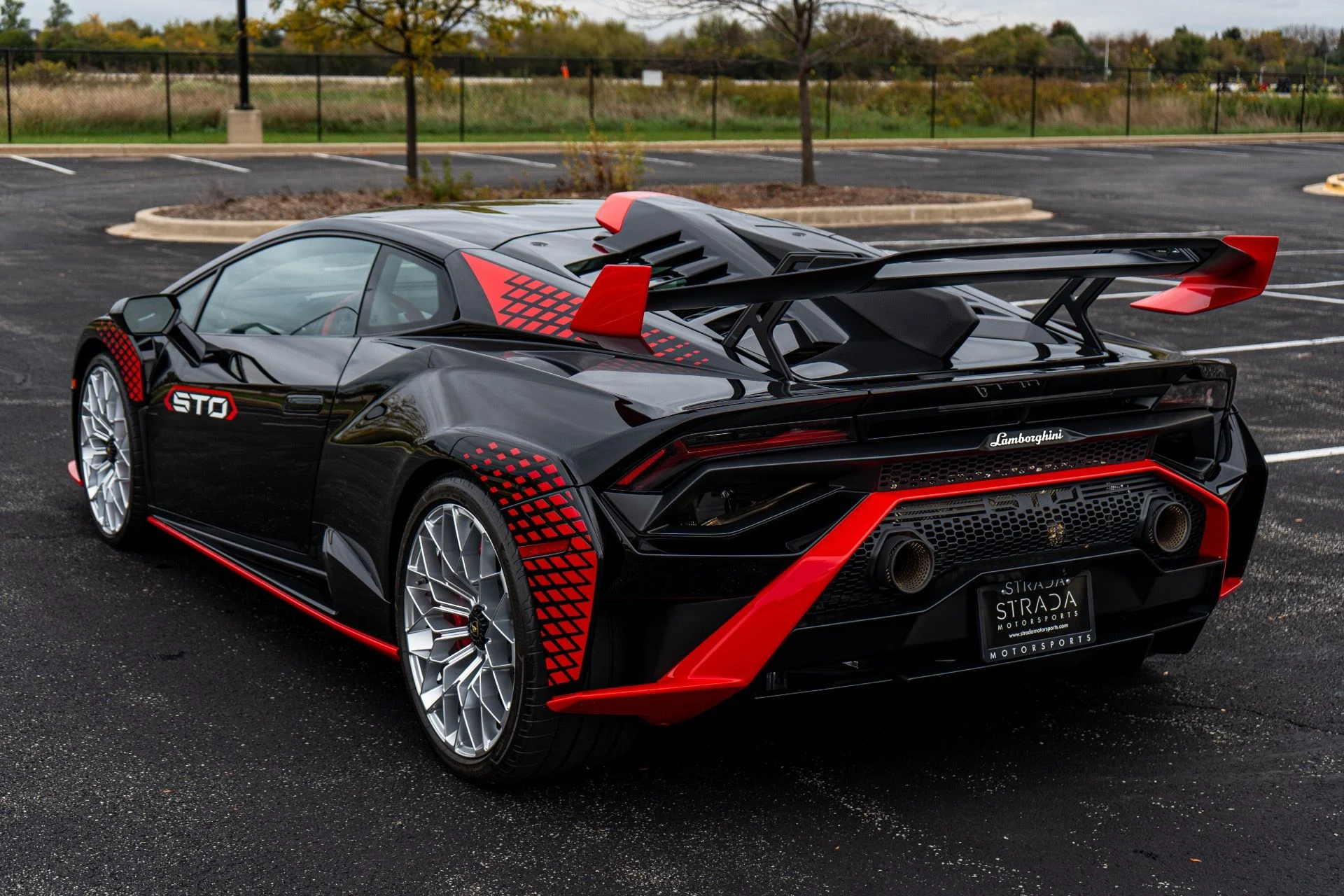 mph006_2147175478_Used_2023_Lamborghini_Huracan_STO_1792011791_7448ab062b