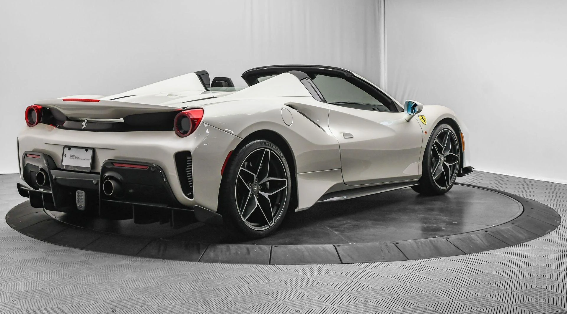 mph006_2154997461_Used_2020_Ferrari_488_Pista_Base_1757455395_e9cb5cd941