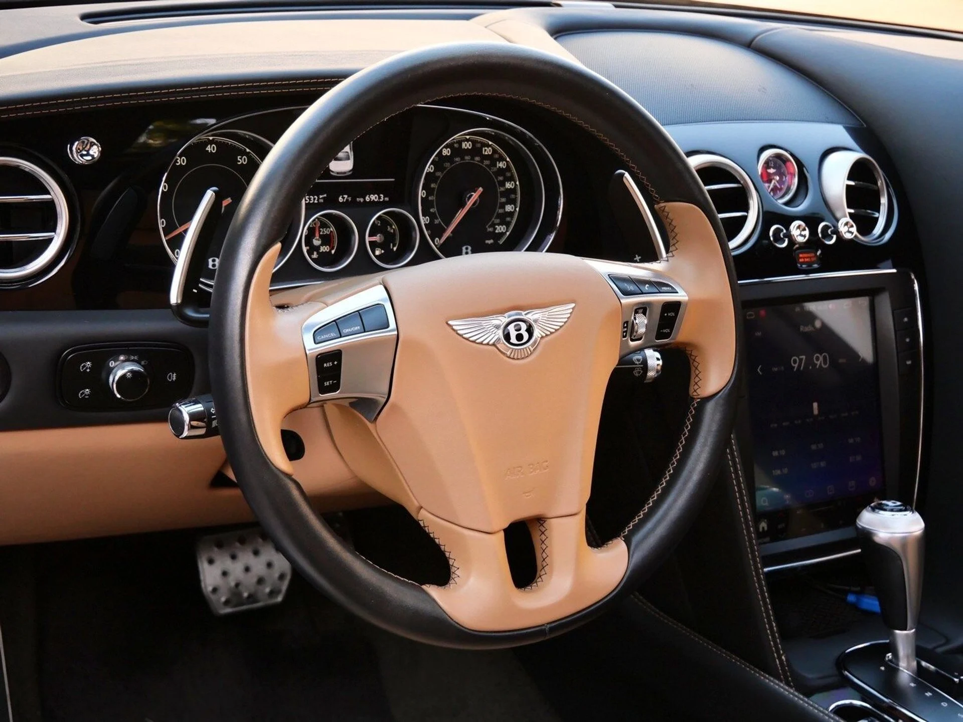 mph006_2161229775_3da7680c6108d6d0a84975975dc707f5x_dc163ec890