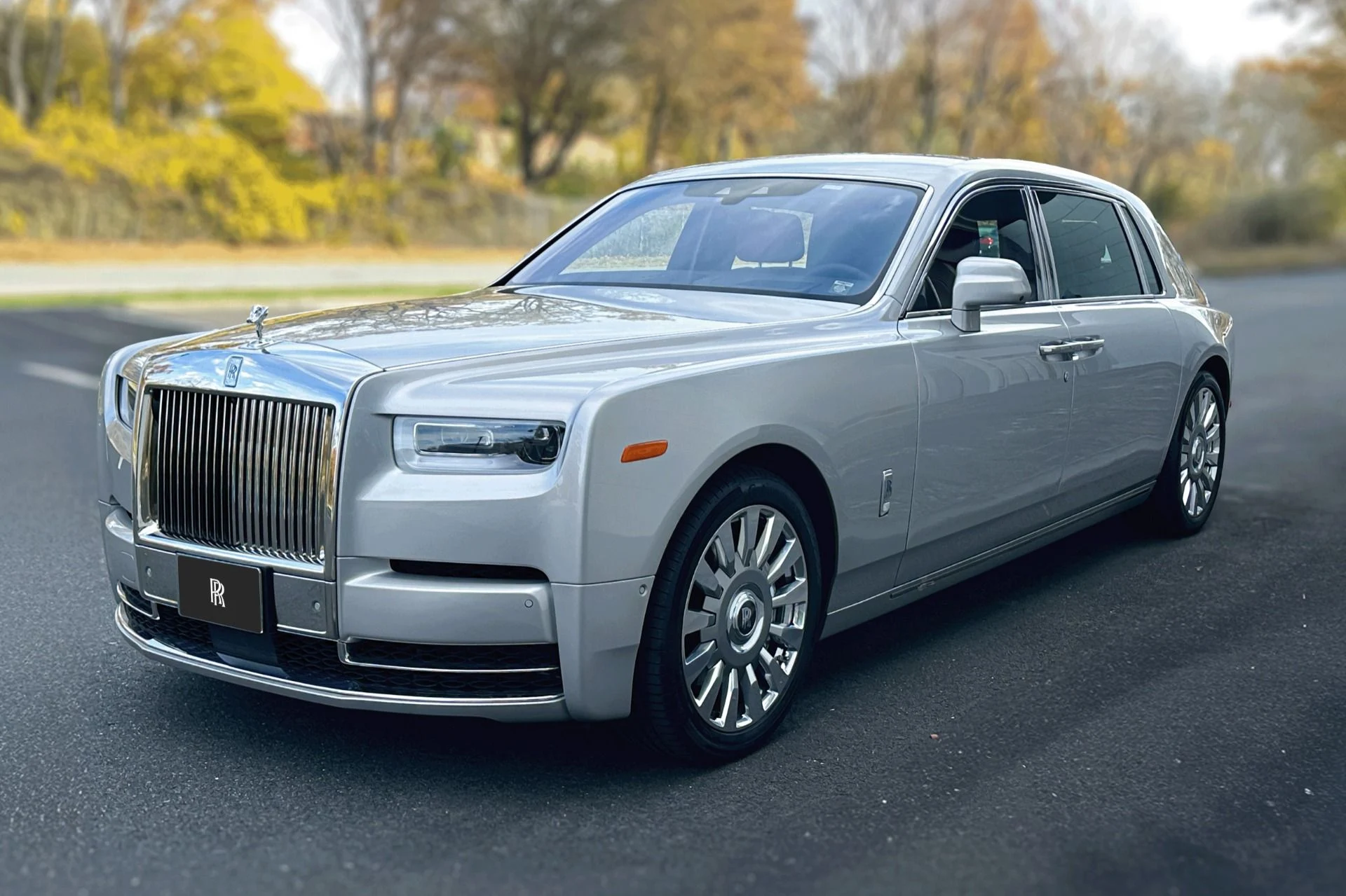 mph006_2162470399_Used_2022_Rolls_Royce_Phantom_EWB_1762892452_9e88b6c0f0