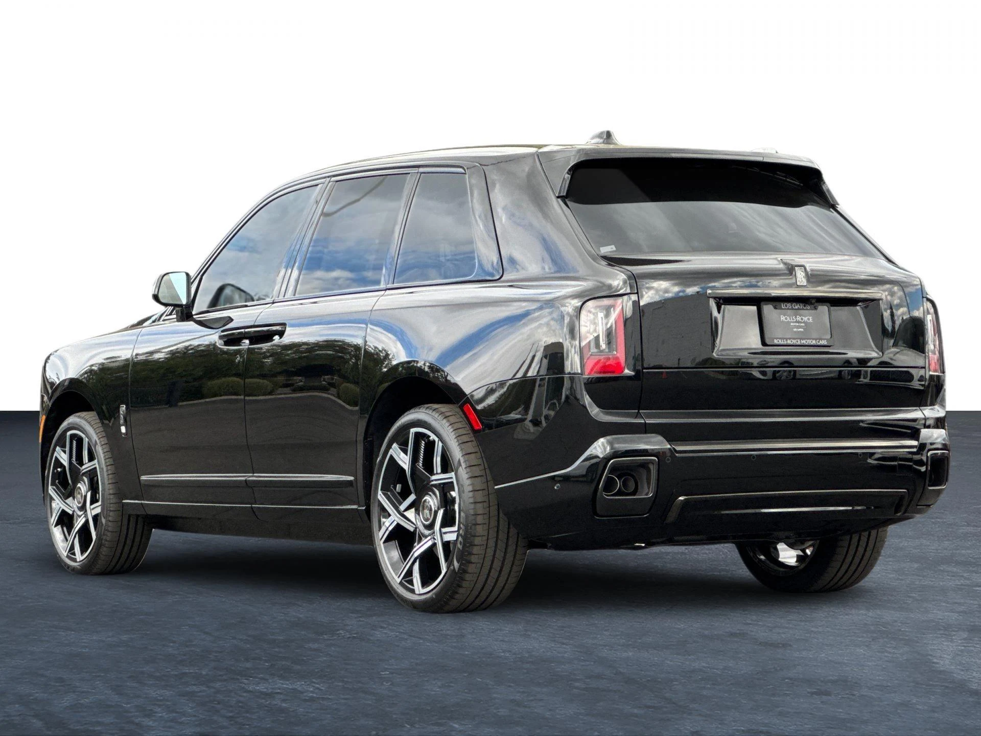 mph006_2162999608_New_2027_Rolls_Royce_Cullinan_Black_Badge_1788527042_8028a7c309