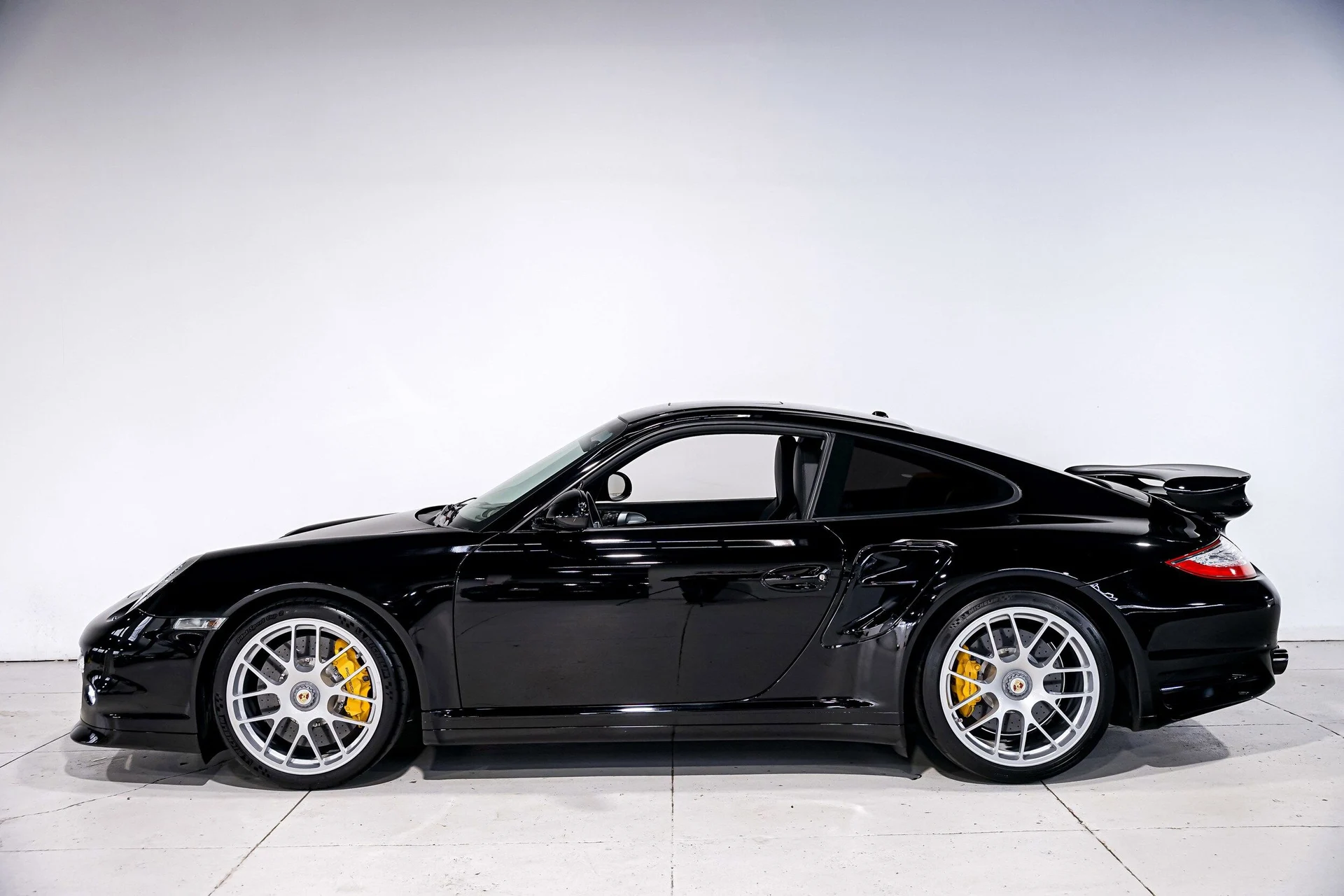 mph006_2164923322_edb902a1bdfcd95f68f4801afed02568x_6489c70fcf