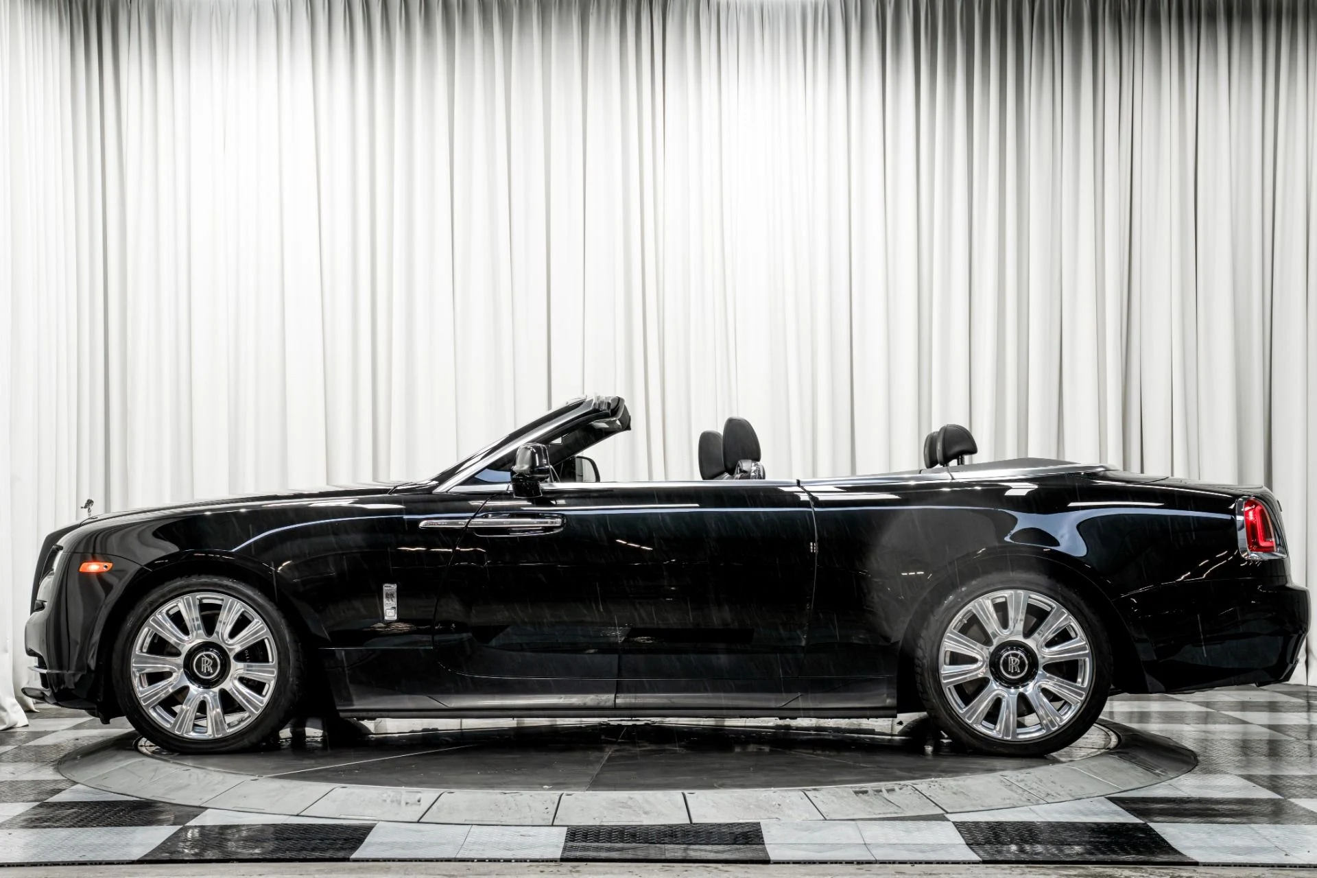 mph006_2190334219_Used_2017_Rolls_Royce_Dawn_Full_Polish_Wheels_Contrast_Stitching_and_Piping_Low_Miles_1764715069_26c36af6ac