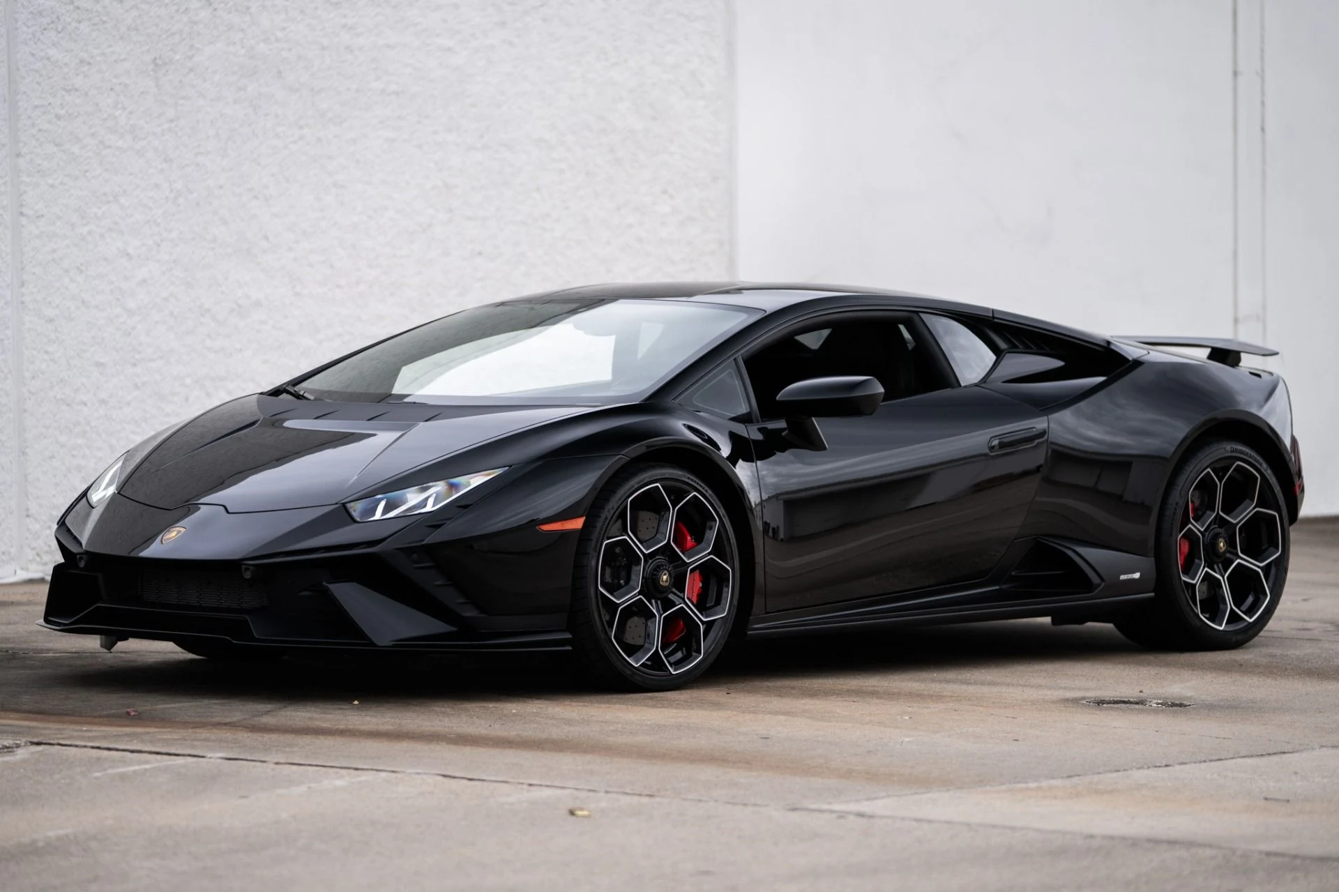 mph006_2199314316_Used_2023_Lamborghini_Huracan_Tecnica_1768943844_732ef730f6